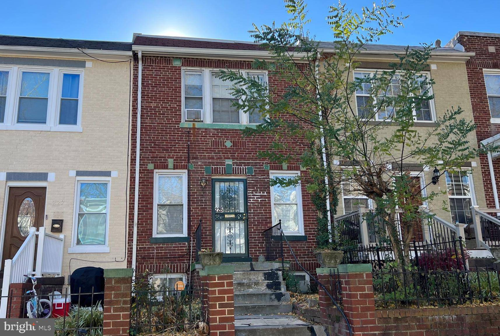 Washington, DC 20002,225 CROMWELL TER NE