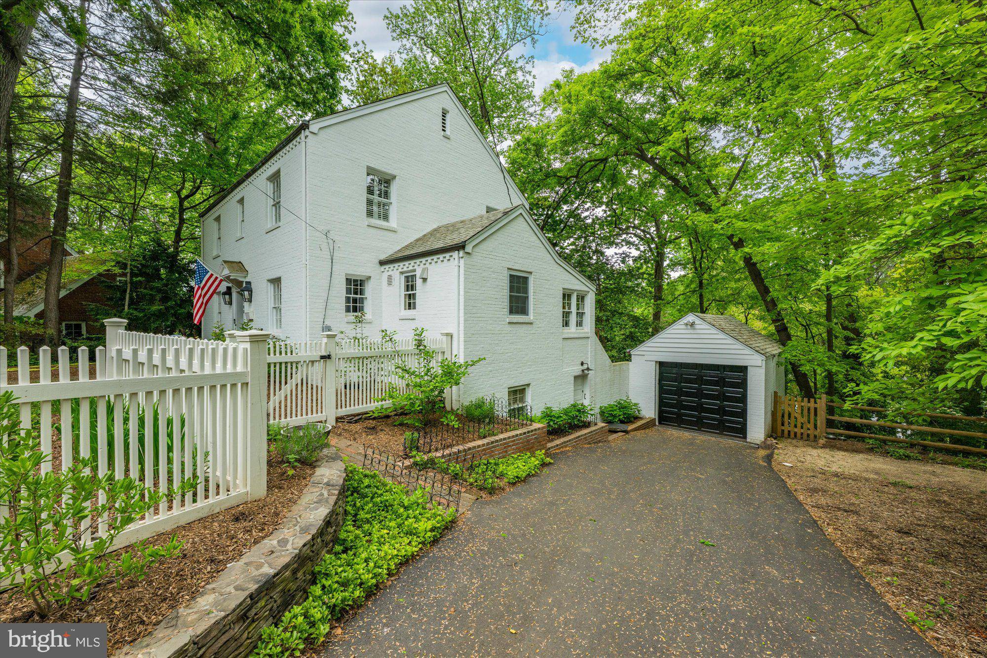 Arlington, VA 22207,3708 23RD ST N