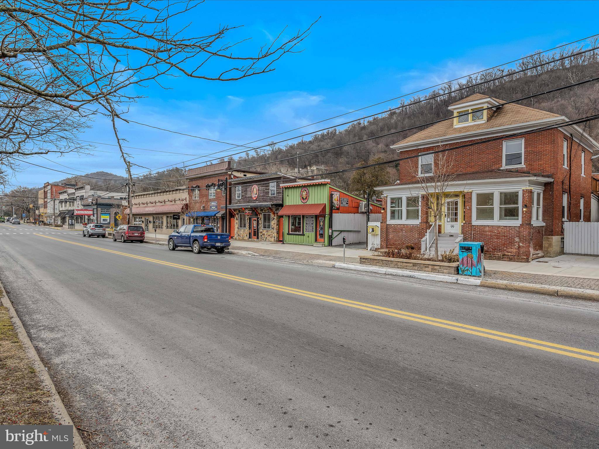 Berkeley Springs, WV 25411,99 N WASHINGTON ST