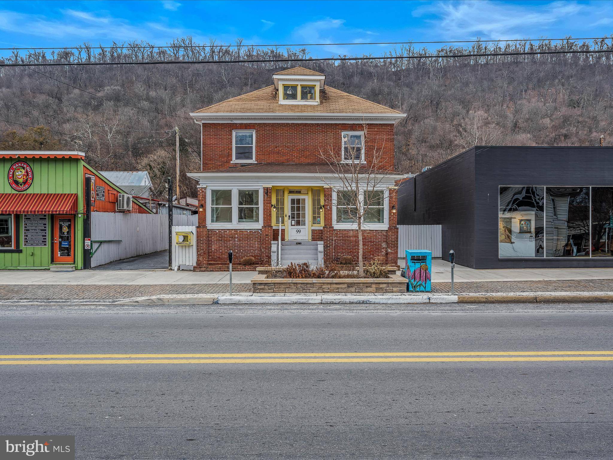 Berkeley Springs, WV 25411,99 N WASHINGTON ST