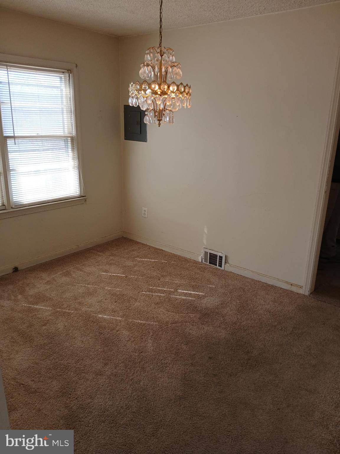 Capitol Heights, MD 20743,6326 CARRINGTON CT