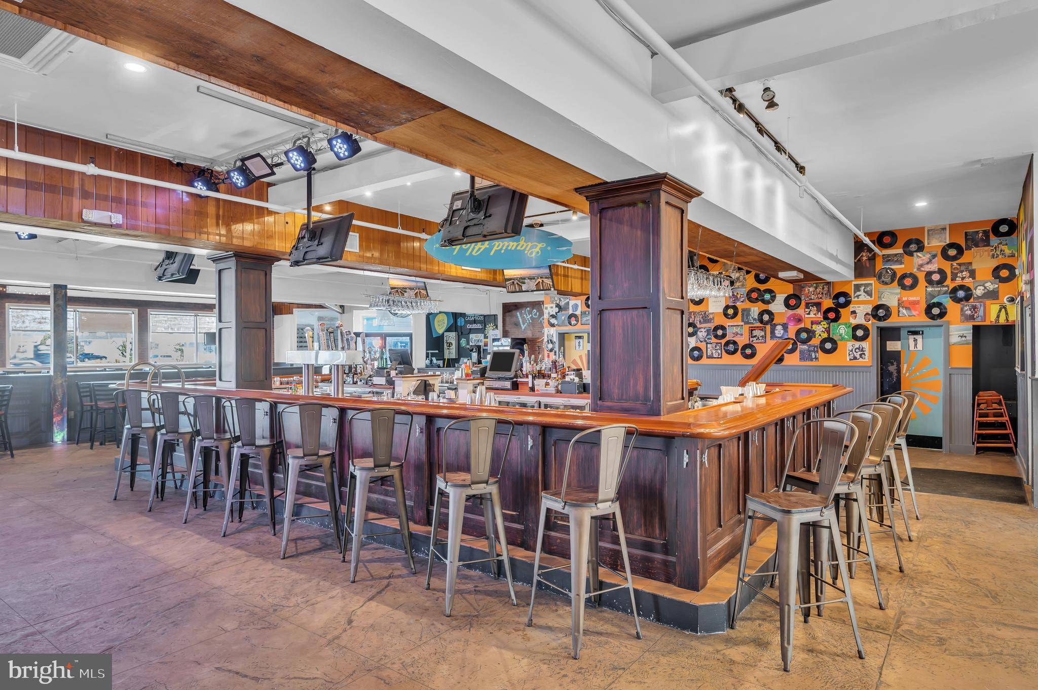 Ship Bottom, NJ 08008,2002 LONG BEACH BOULEVARD