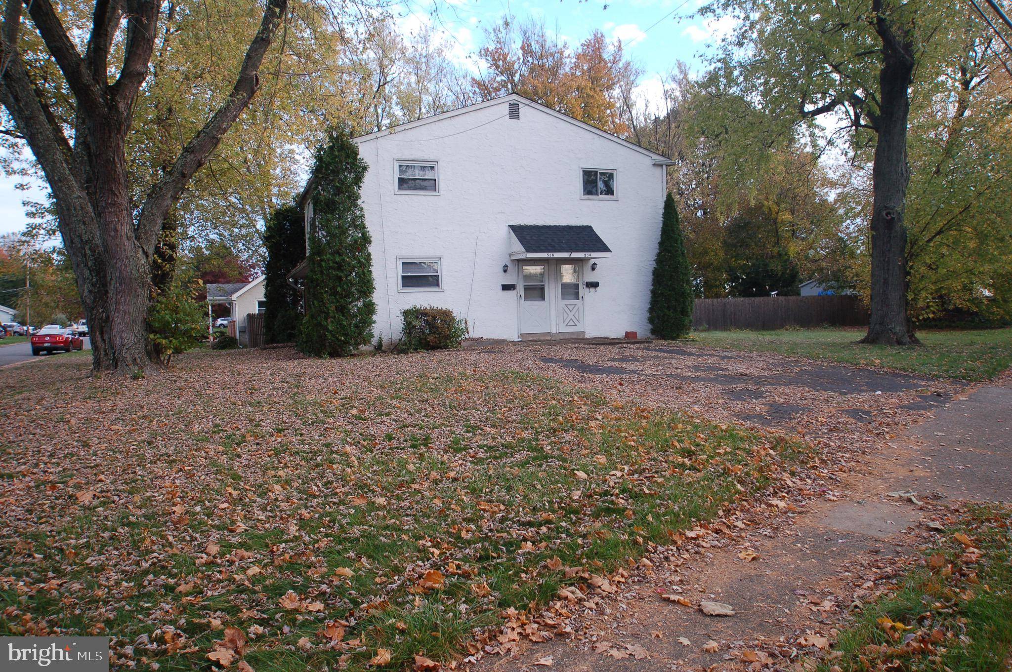 Warminster, PA 18974,536 KALMIA ST