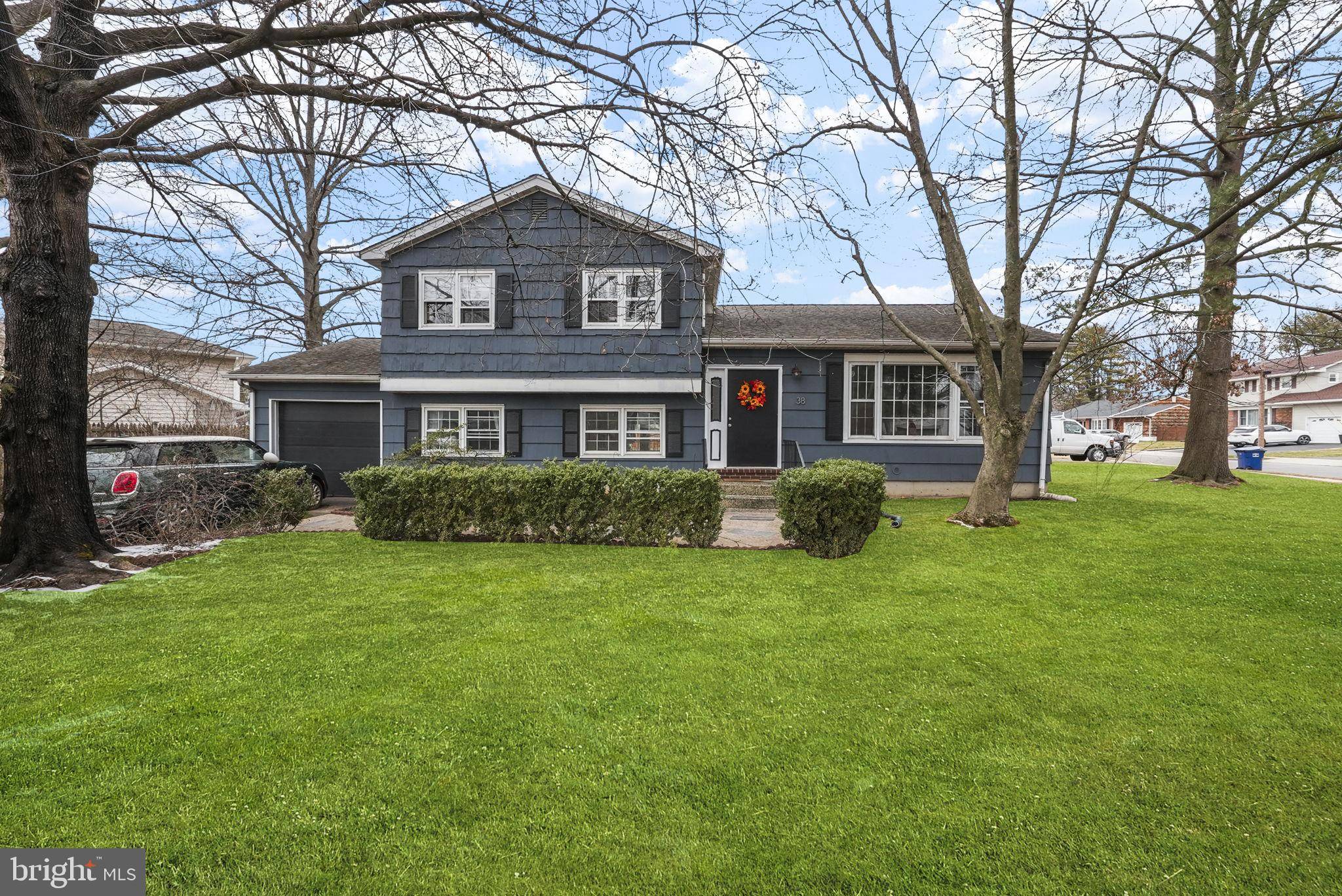 Lawrenceville, NJ 08648,38 COLONIAL LAKE