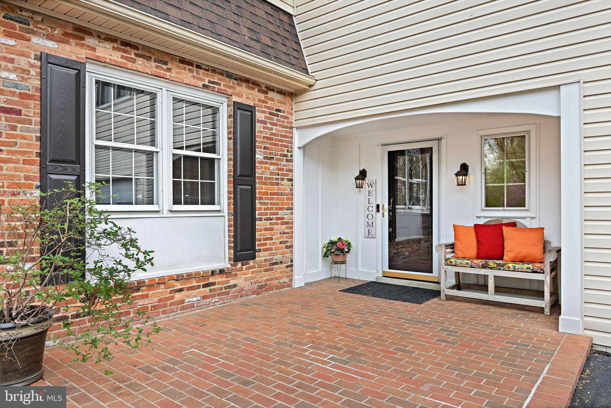 Vienna, VA 22182,1702 HUNTS END CT