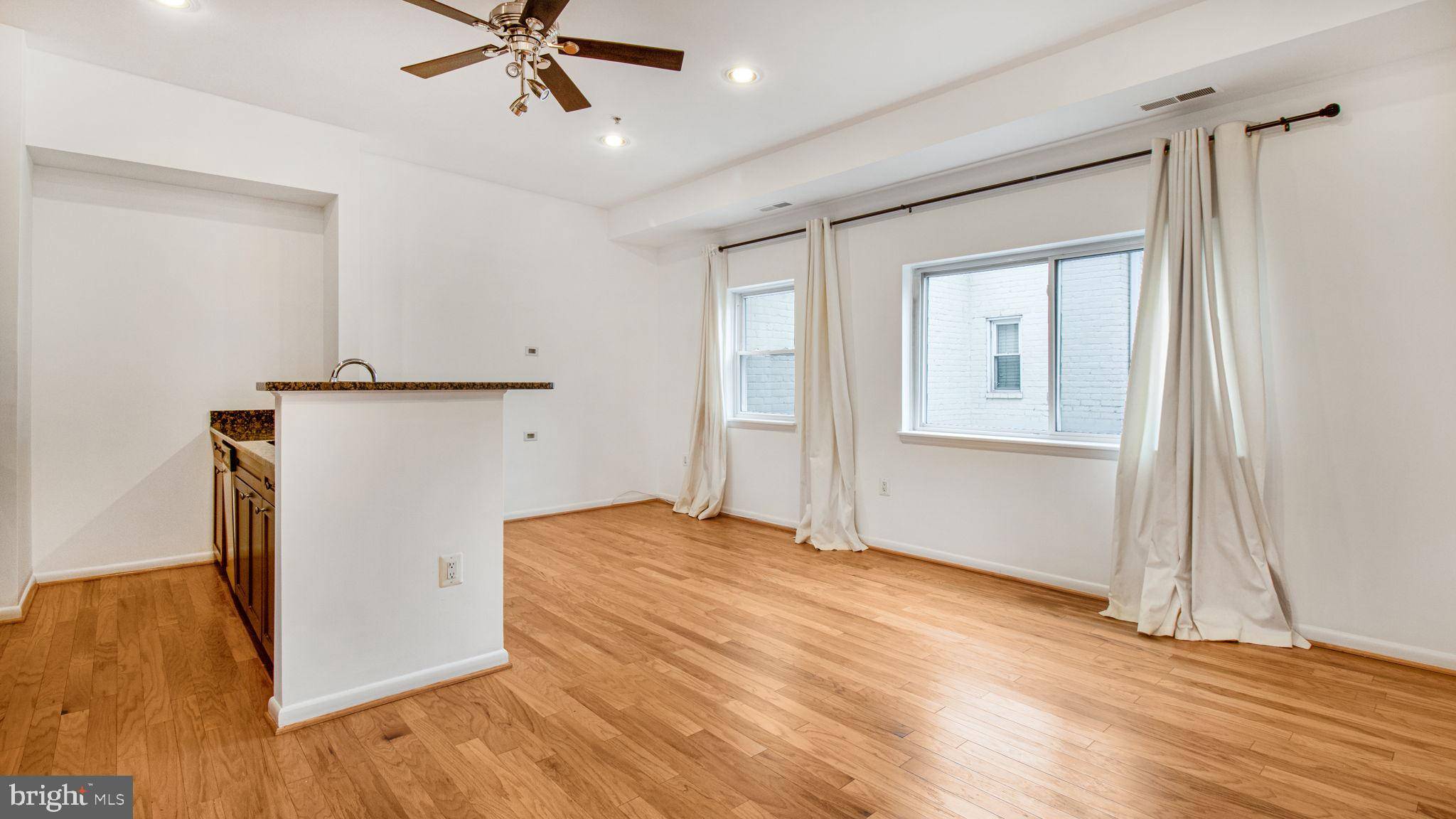 Washington, DC 20020,1501 27TH ST SE #406
