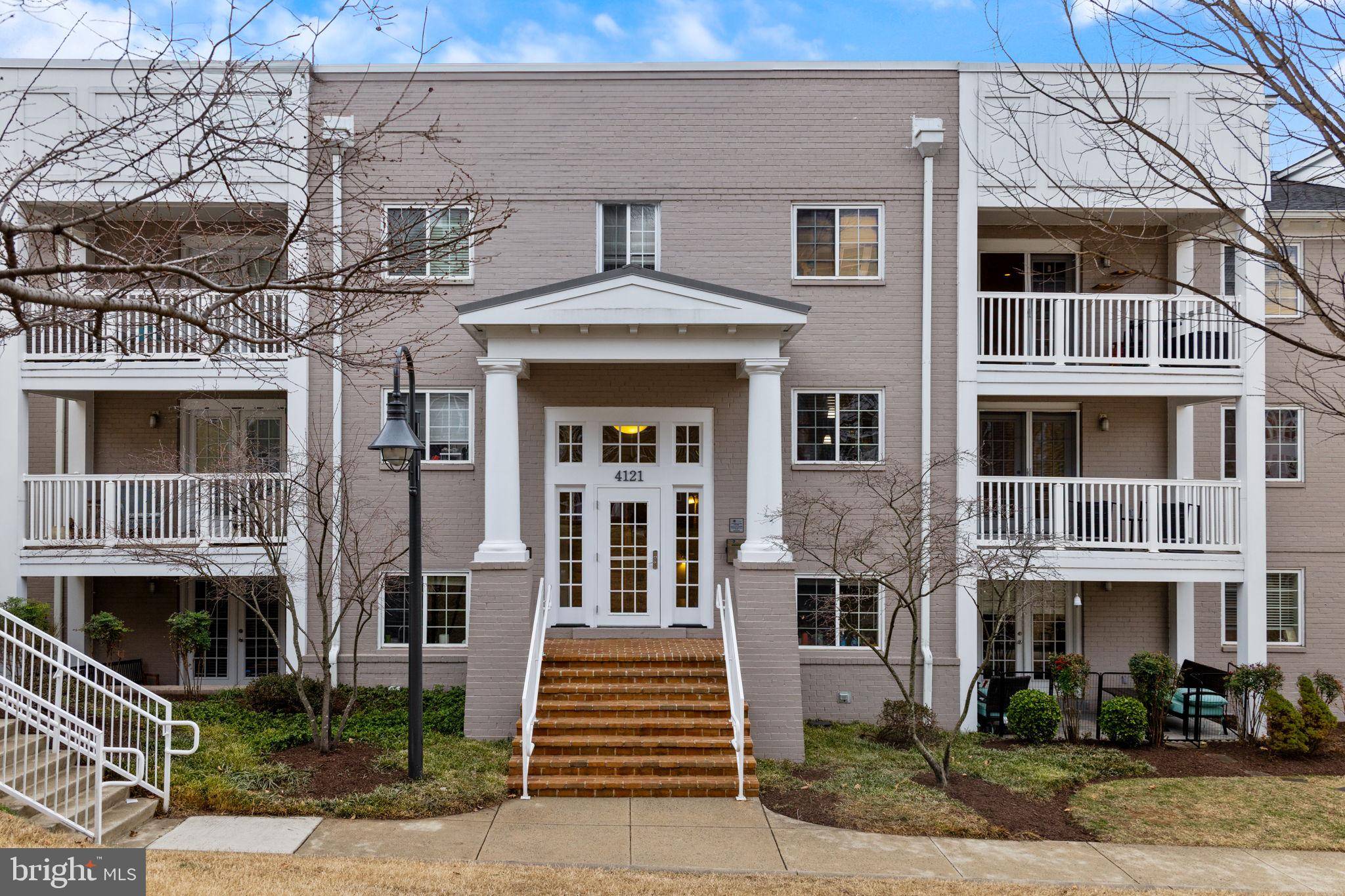 Arlington, VA 22204,4121 S FOUR MILE RUN DR S #103