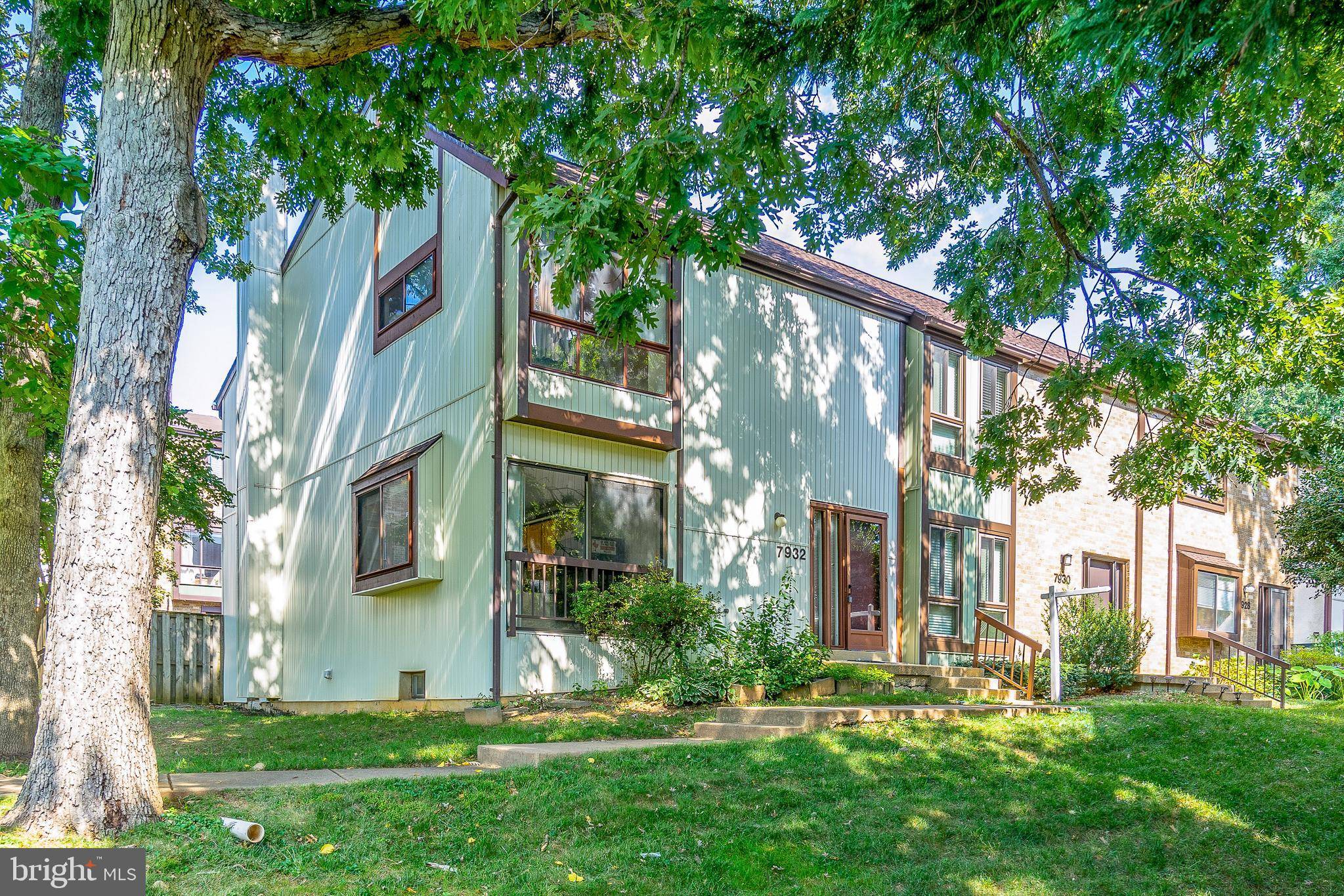 Annandale, VA 22003,7932 CARROUSEL CT