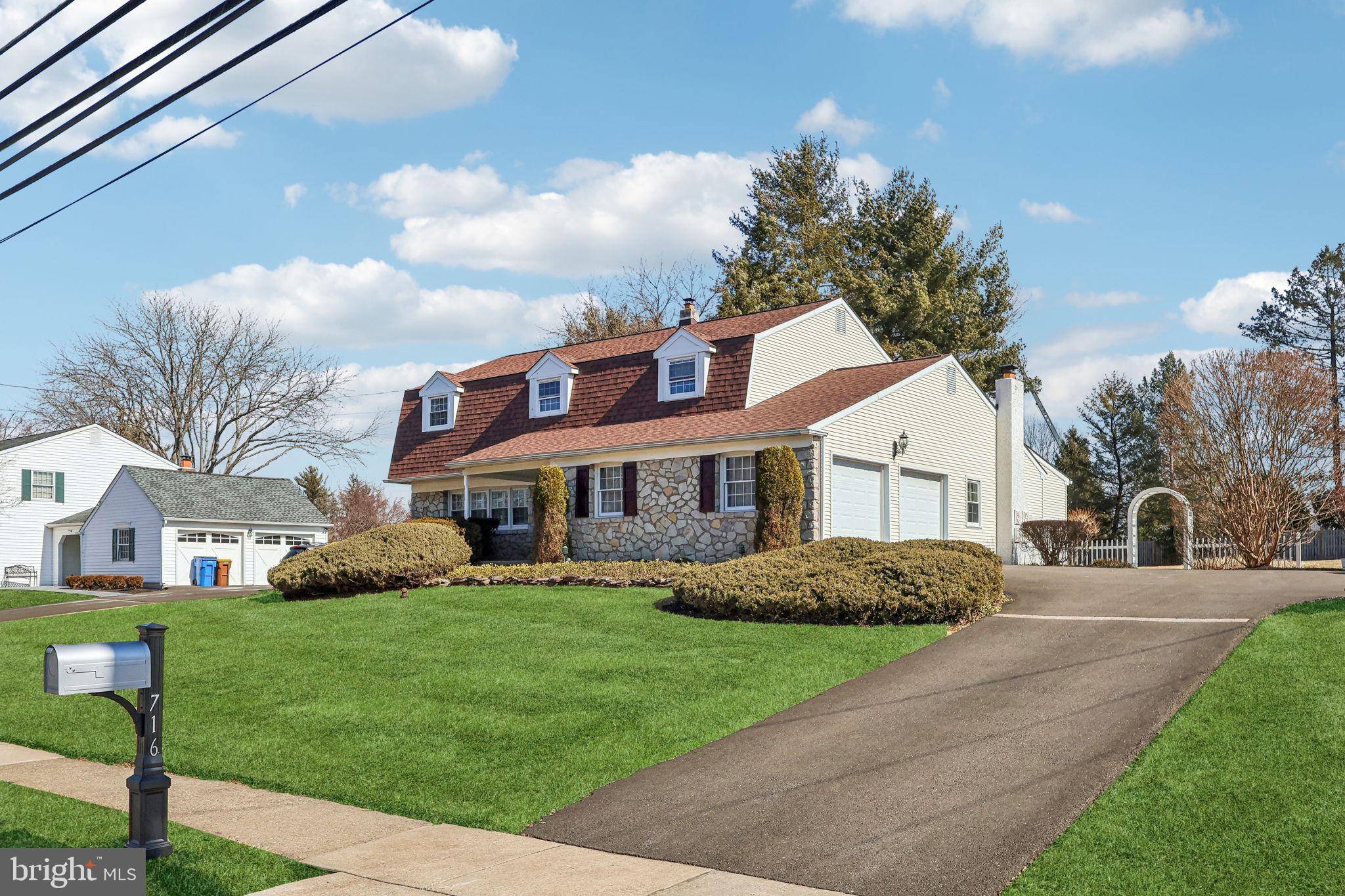 Yardley, PA 19067,716 OXFORD VALLEY RD