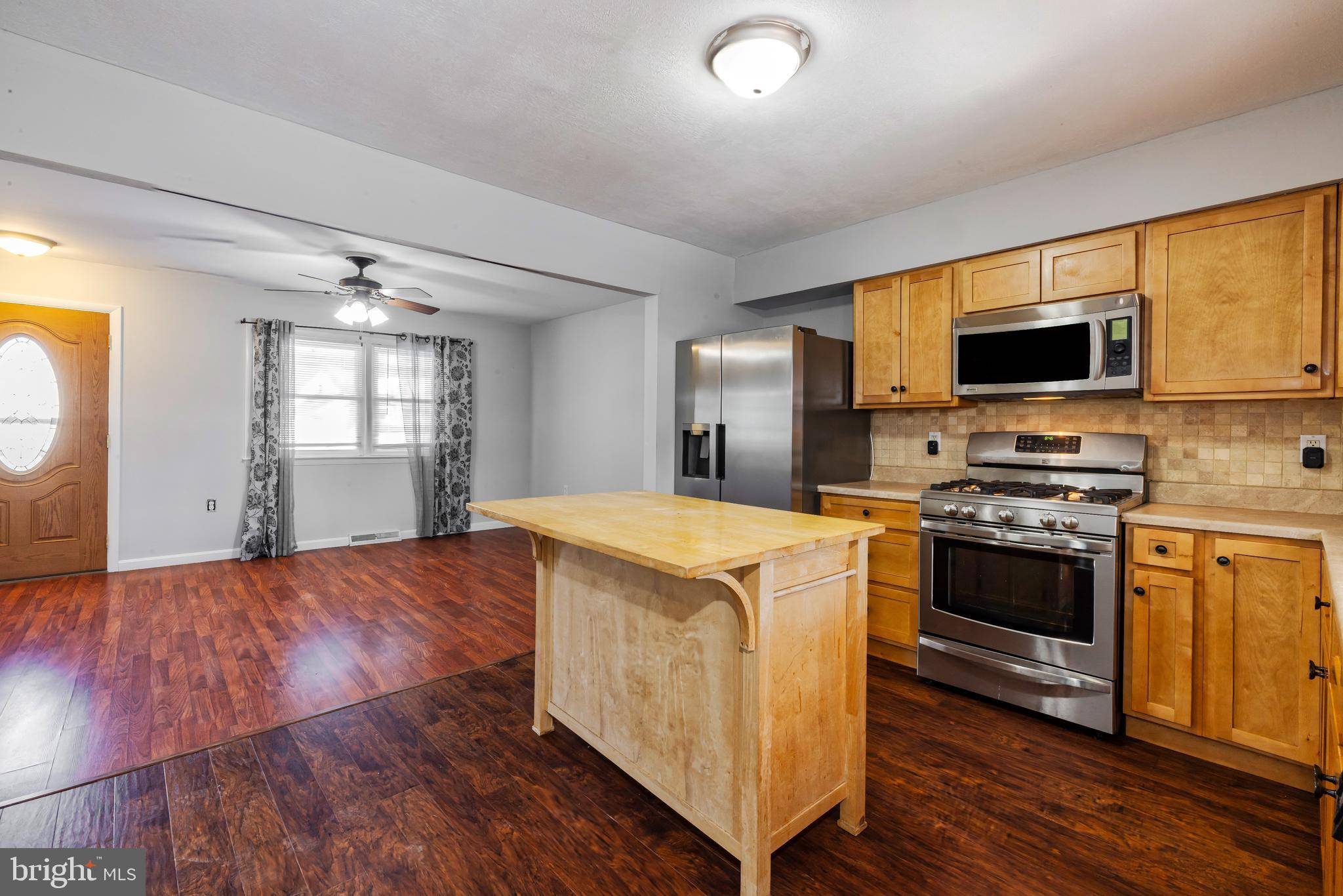 Bellmawr, NJ 08031,113 PARK DR