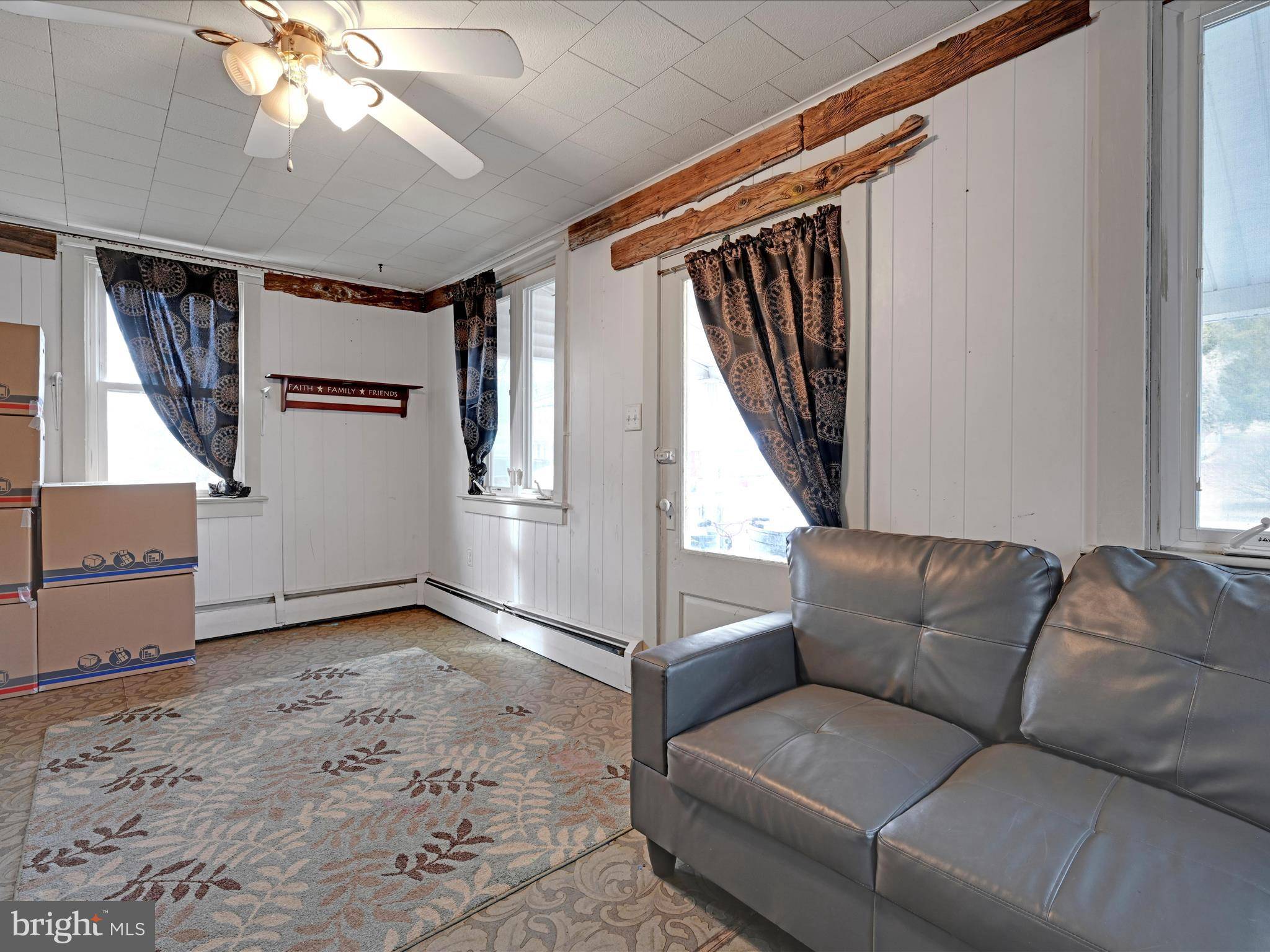 Williamstown, PA 17098,670 E MARKET ST