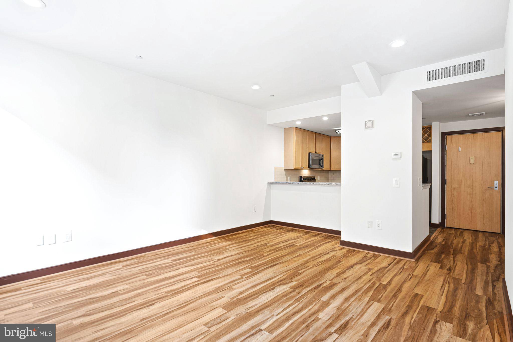 Philadelphia, PA 19102,111 S 15TH ST #1810