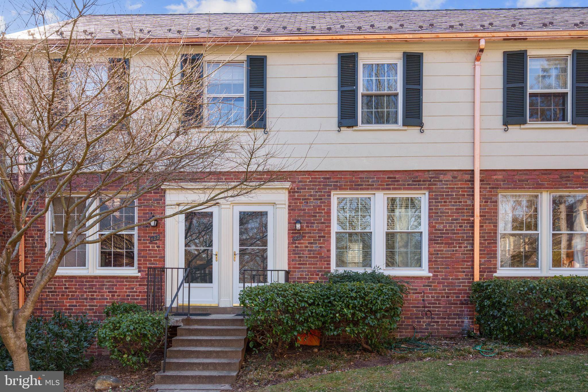 Arlington, VA 22204,1400 S BARTON ST #421