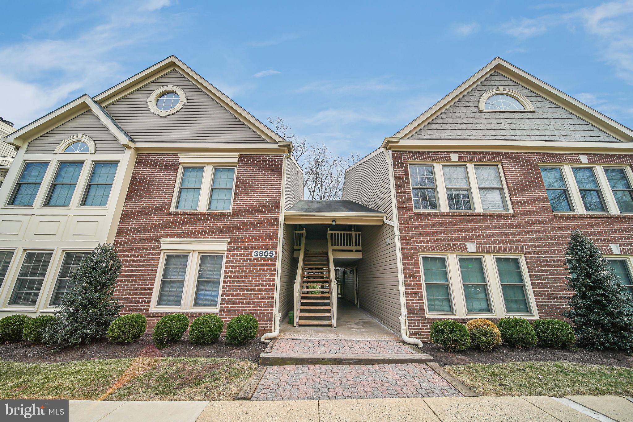 Fairfax, VA 22033,3805 RIDGE KNOLL CT #105B