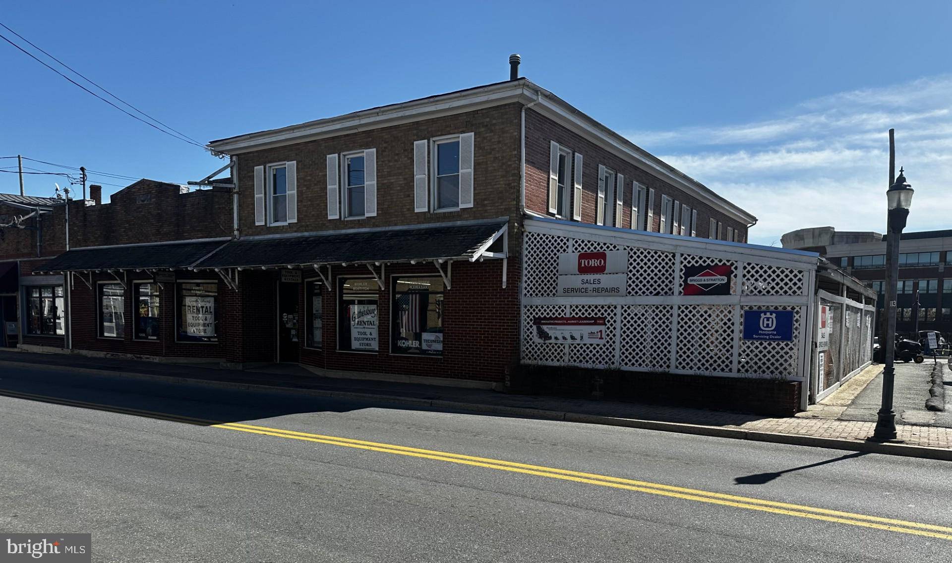 Gaithersburg, MD 20877,221 E DIAMOND AVE