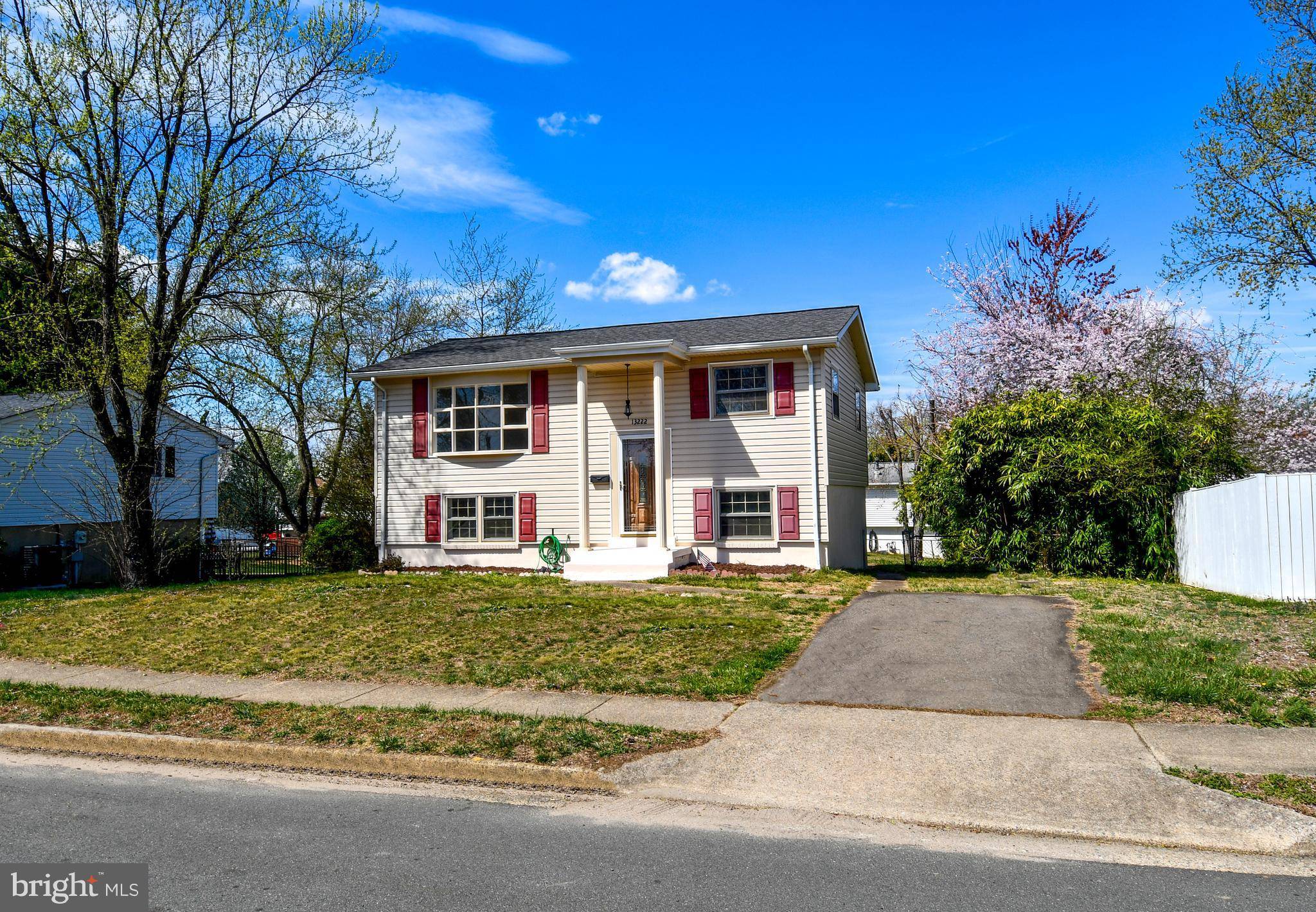 Woodbridge, VA 22193,13222 HILLENDALE DR