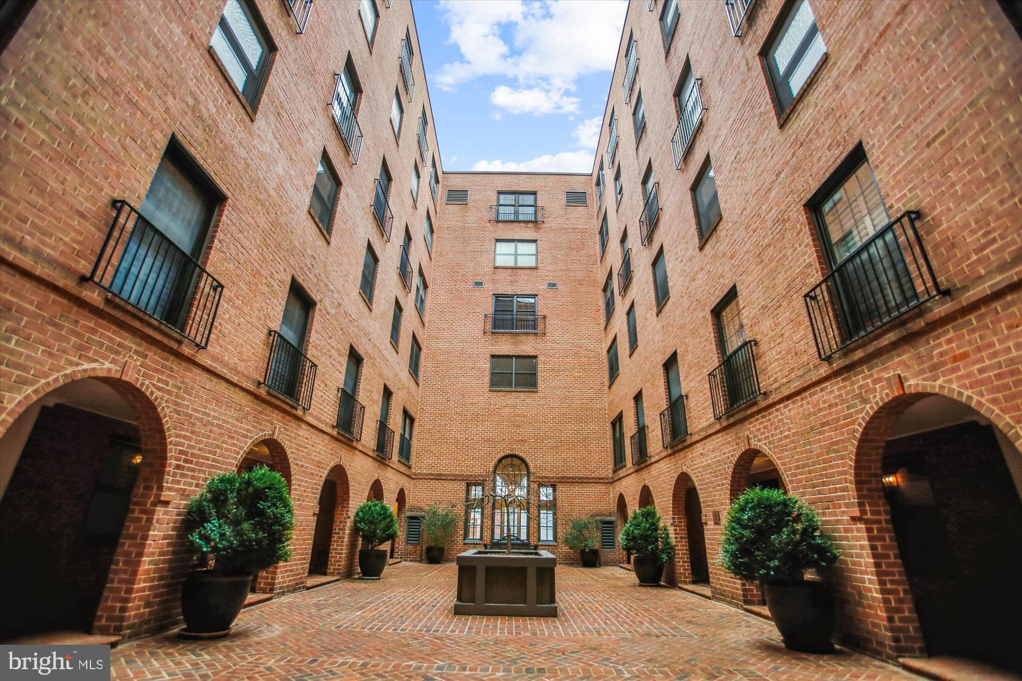 Washington, DC 20007,2828 WISCONSIN AVE NW #500