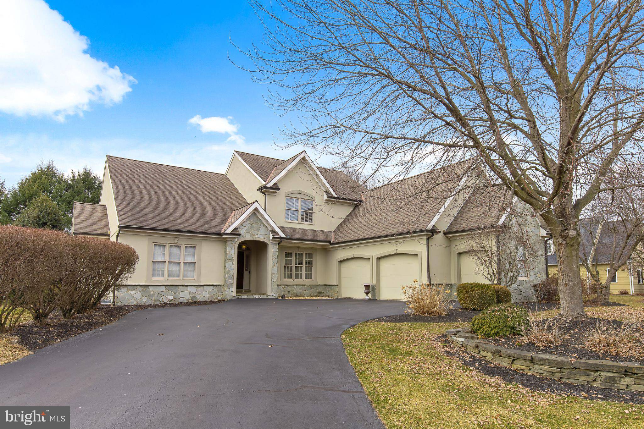 Lititz, PA 17543,810 WOODFIELD DR