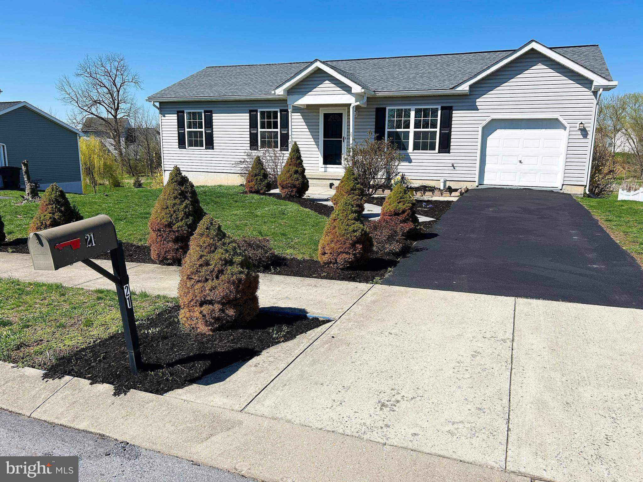 Fredericksburg, PA 17026,21 HORIZON DR