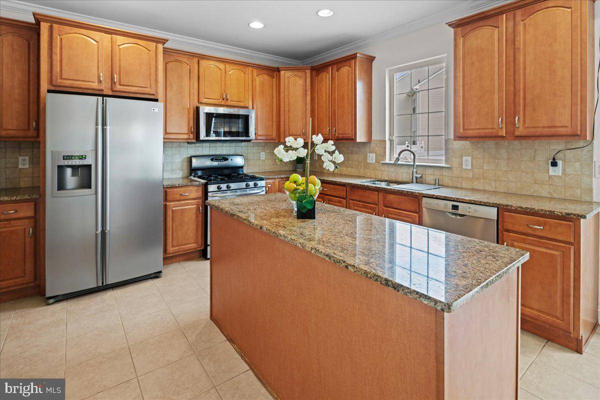 Bordentown, NJ 08505,25 SAGAMORE LN