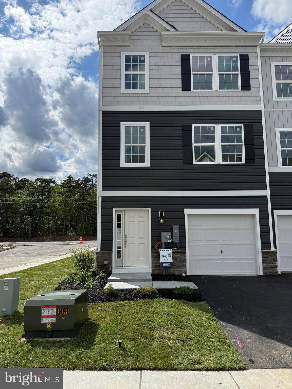 Waretown, NJ 08758,1 BAYBREEZE DR