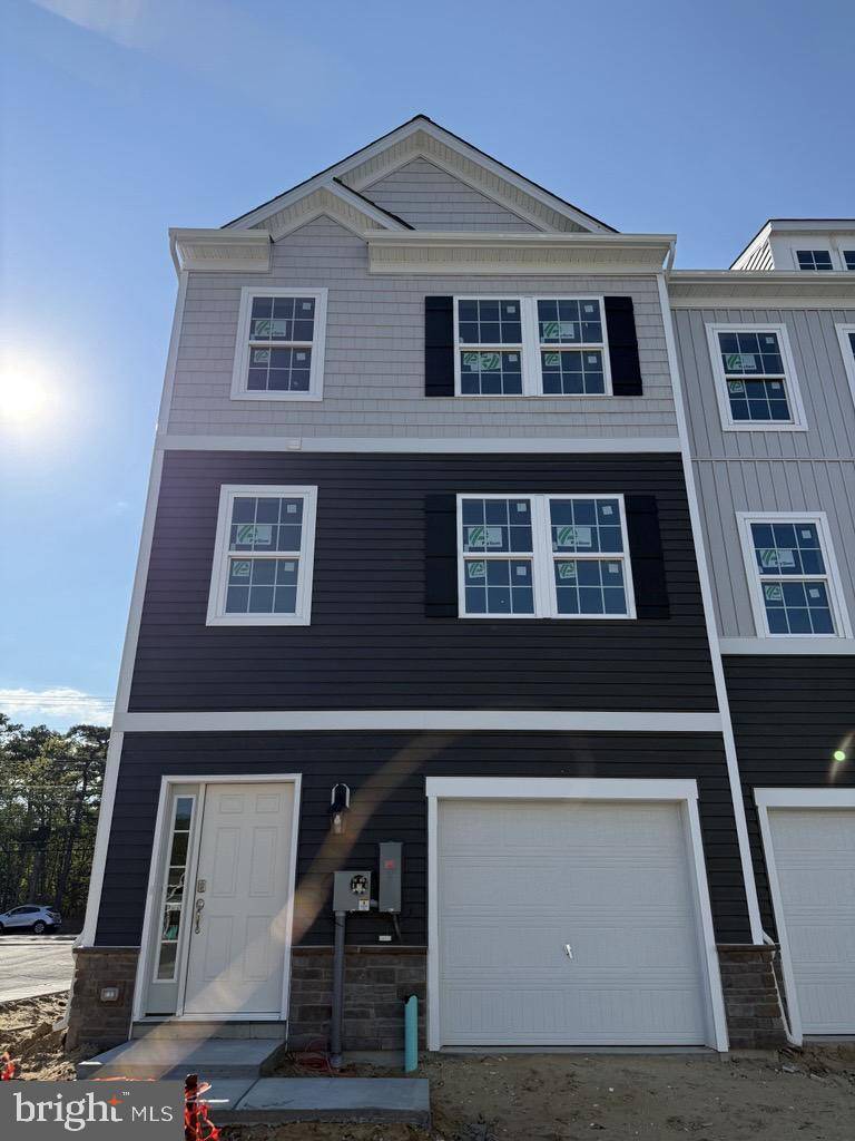 Waretown, NJ 08758,1 BAYBREEZE DR
