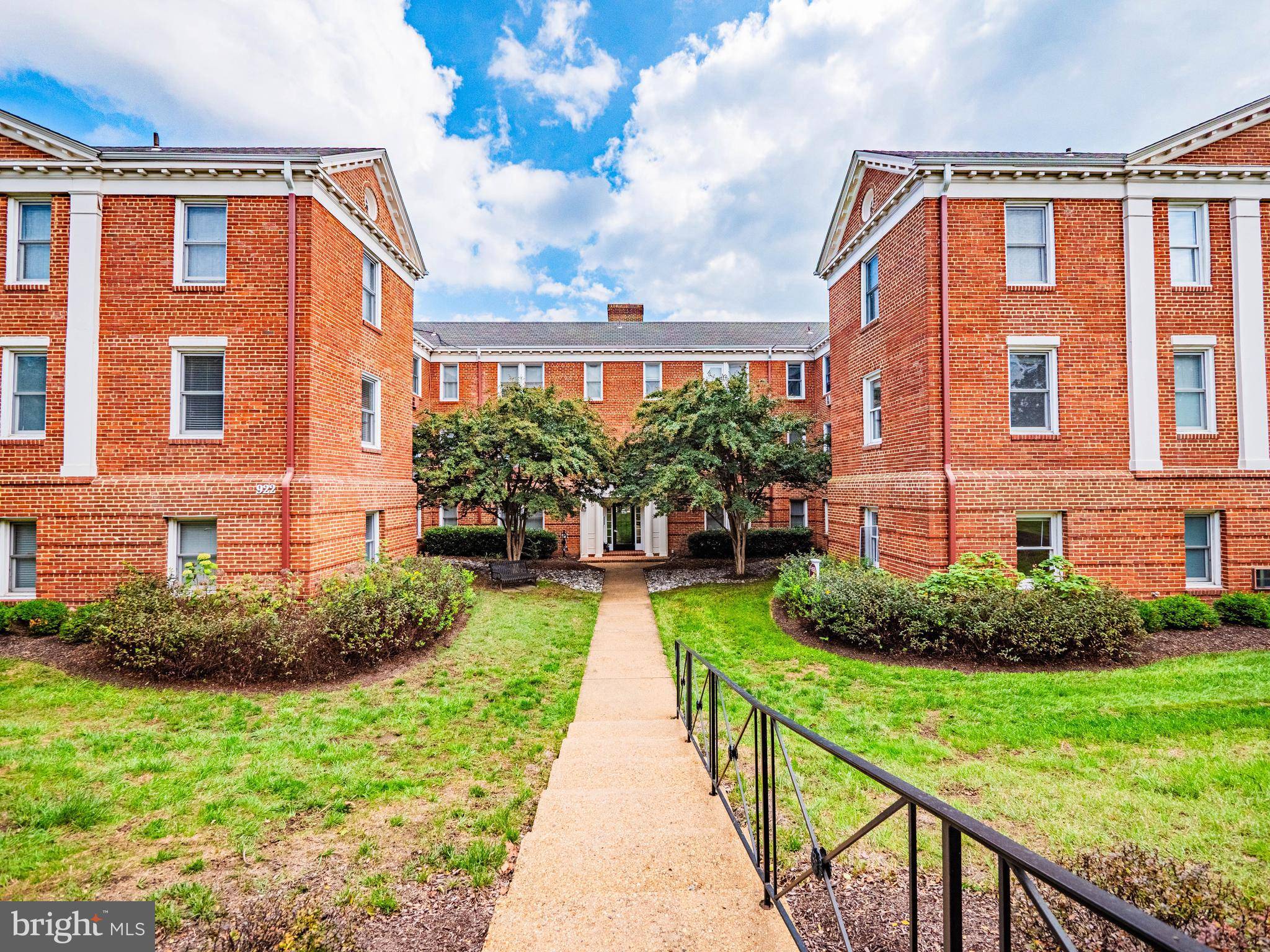 Alexandria, VA 22314,922 S WASHINGTON ST #211