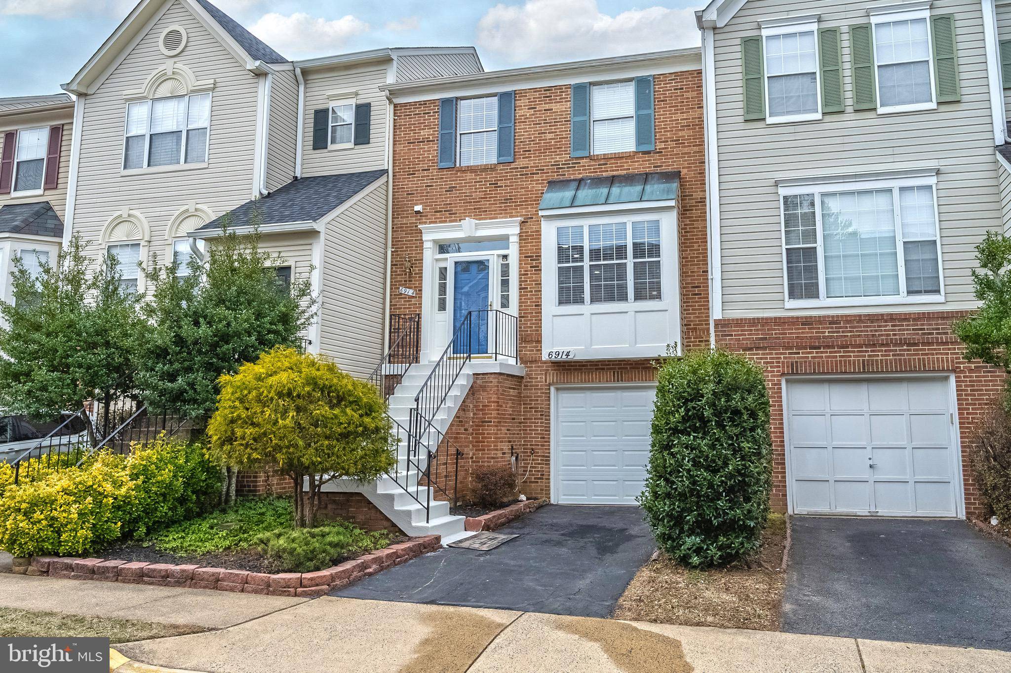 Centreville, VA 20121,6914 KERRYWOOD CIR.