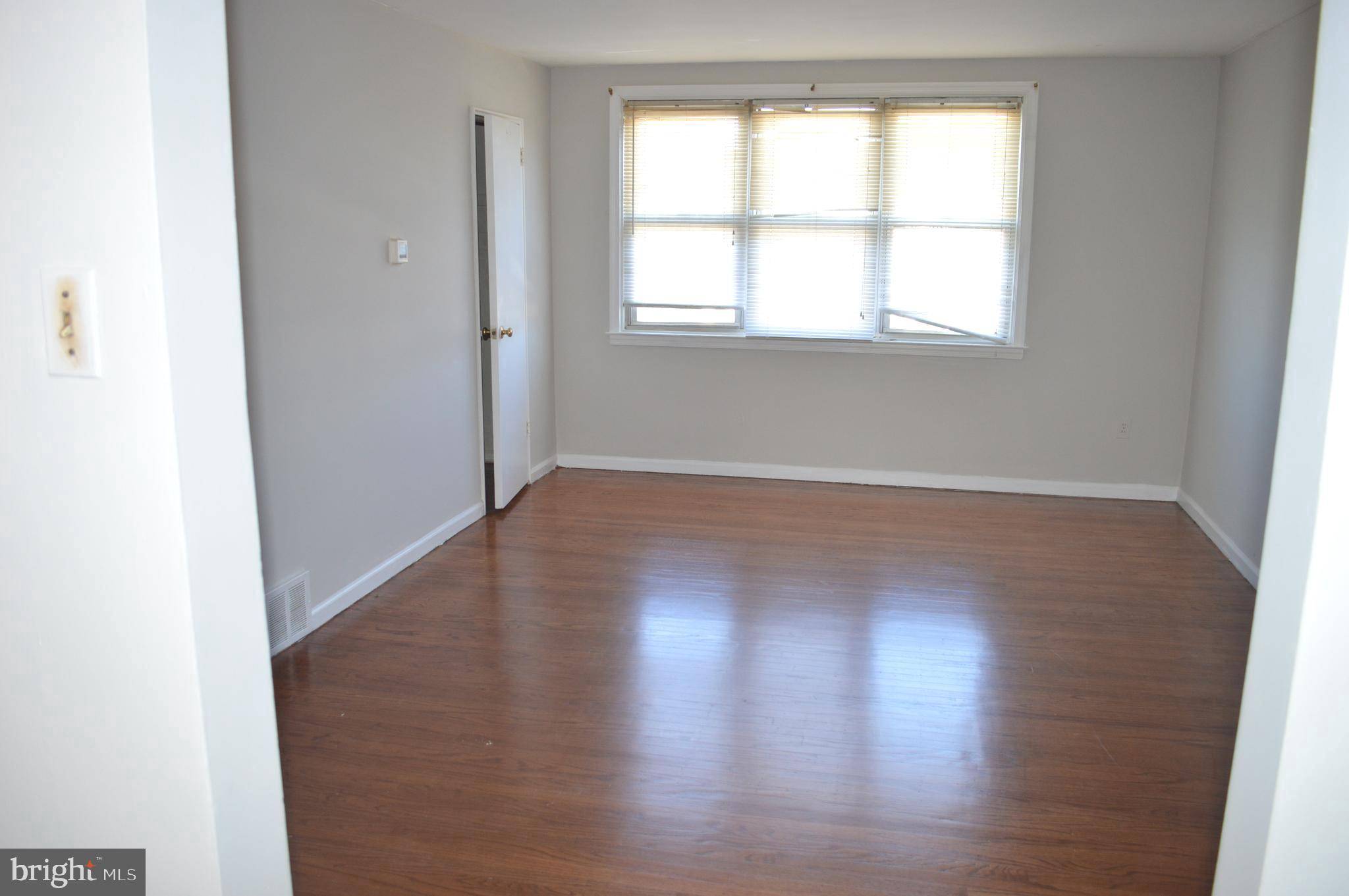 Philadelphia, PA 19111,830 FULLER ST