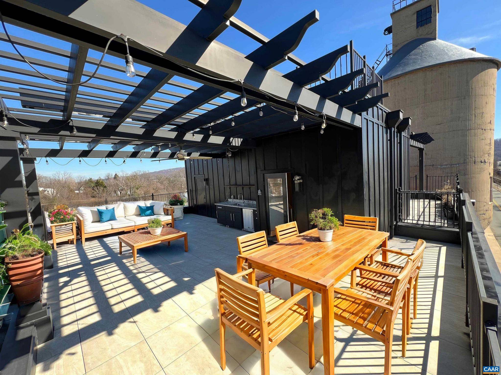 Charlottesville, VA 22902,1037 E WATER ST