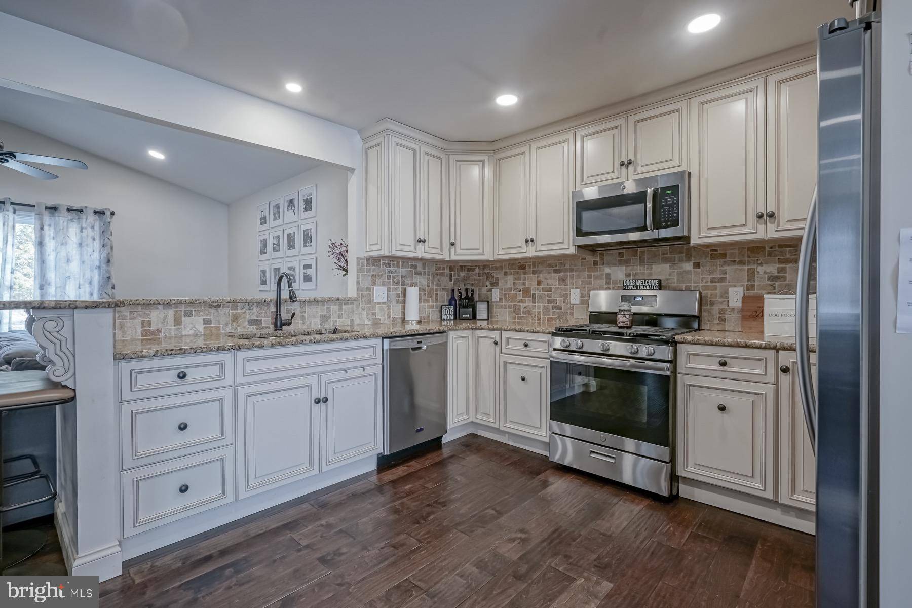 Williamstown, NJ 08094,1049 CLAYTON RD
