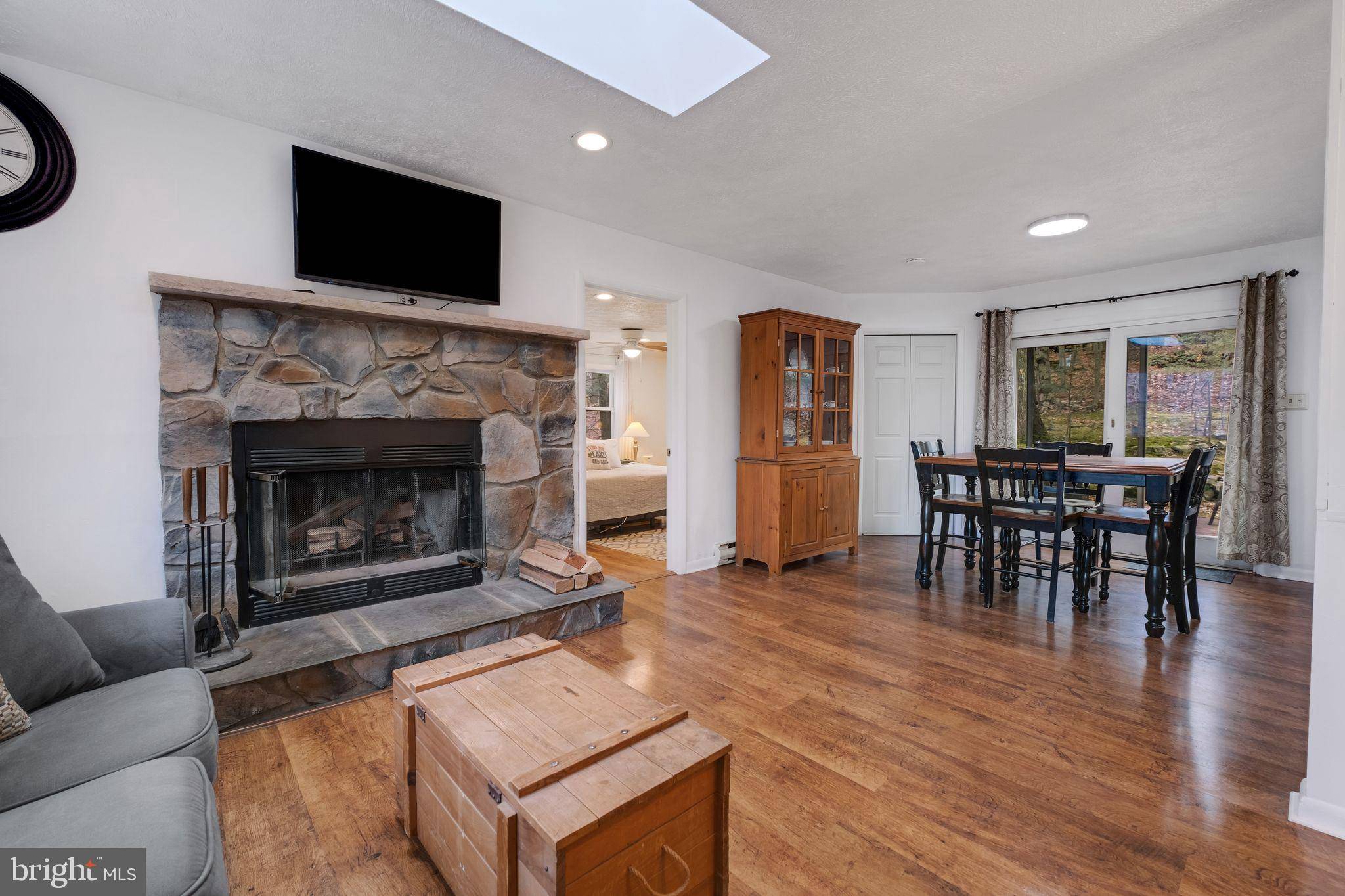 Pocono Lake, PA 18347,1553 LOCUST LN