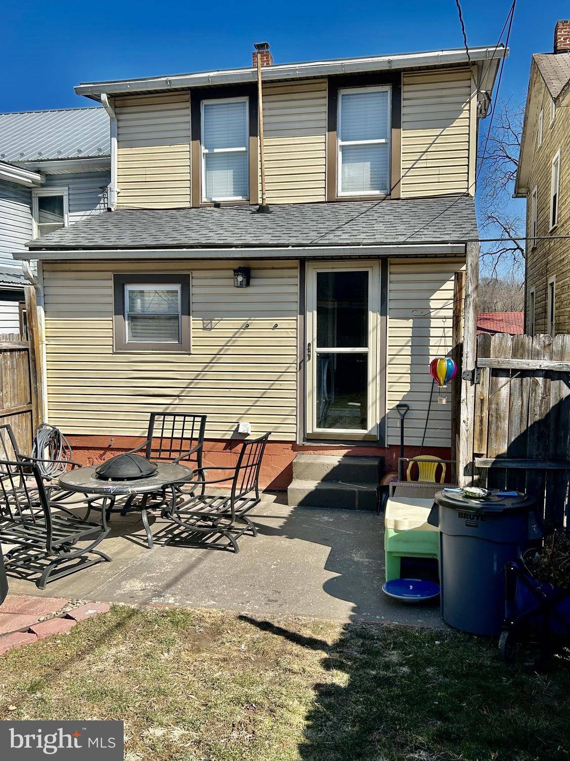 Newport, PA 17074,512 S 3RD ST