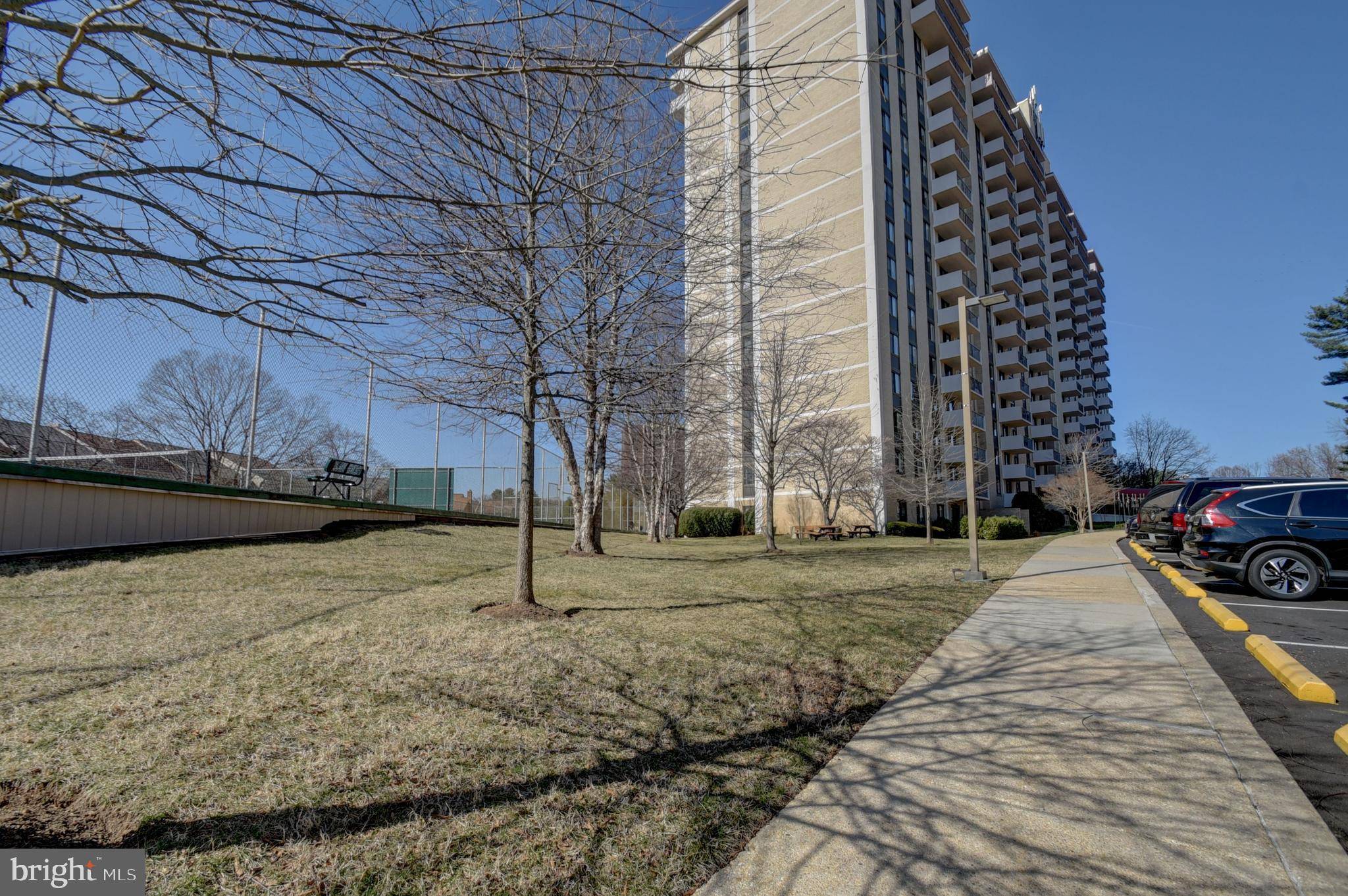 Bethesda, MD 20817,7420 WESTLAKE TER #1611