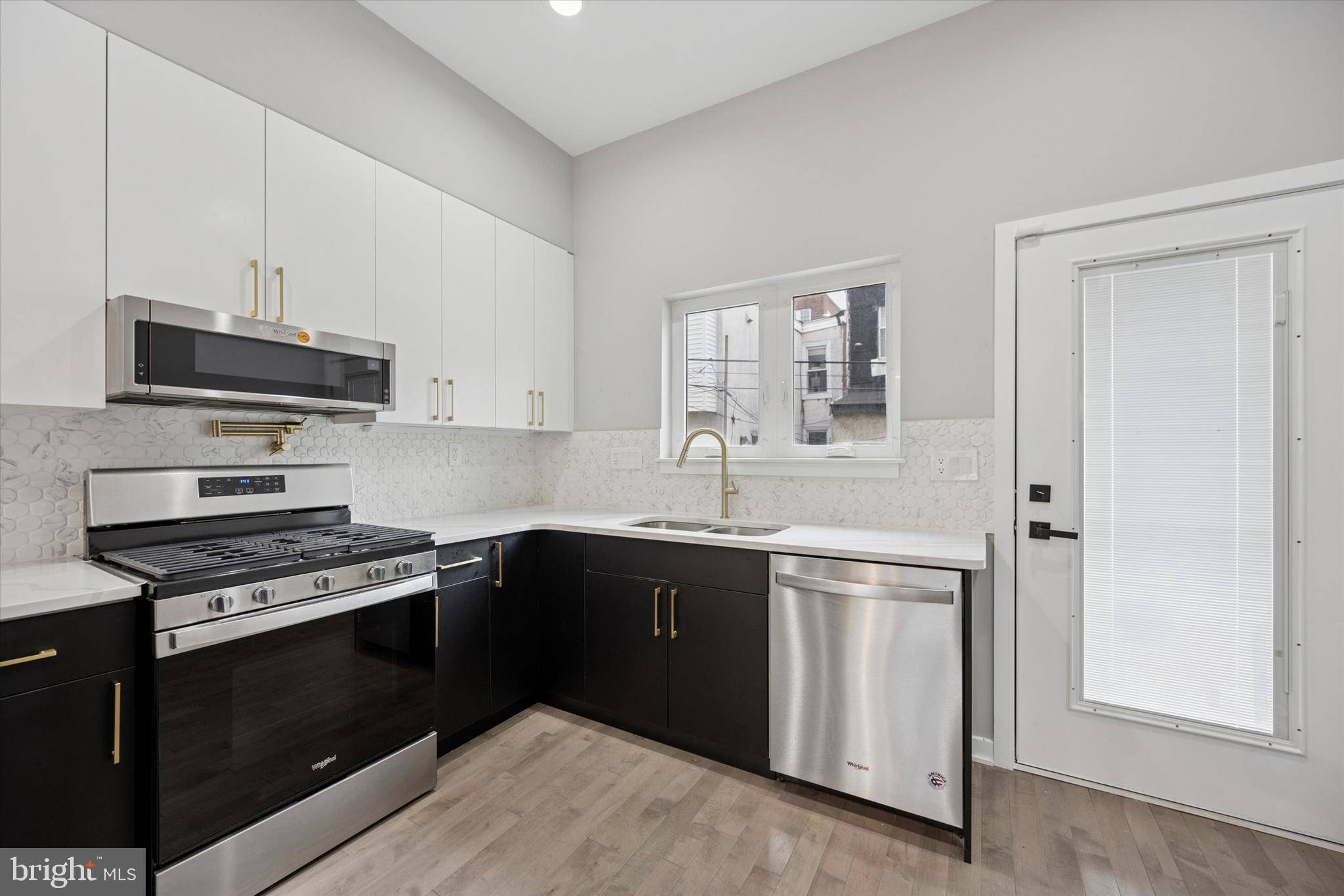 Philadelphia, PA 19148,516 PIERCE ST