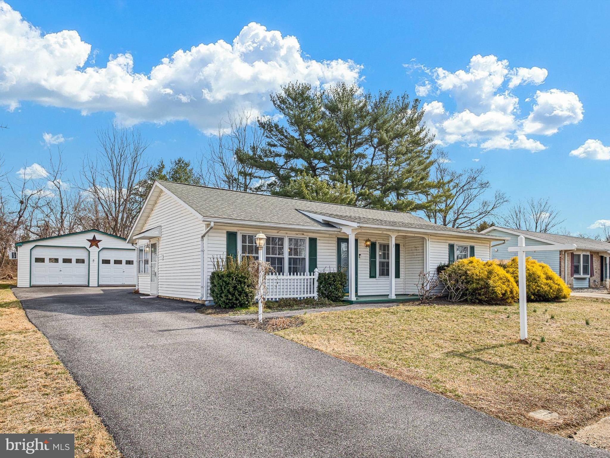 Newark, DE 19713,7 BROOKBEND DR