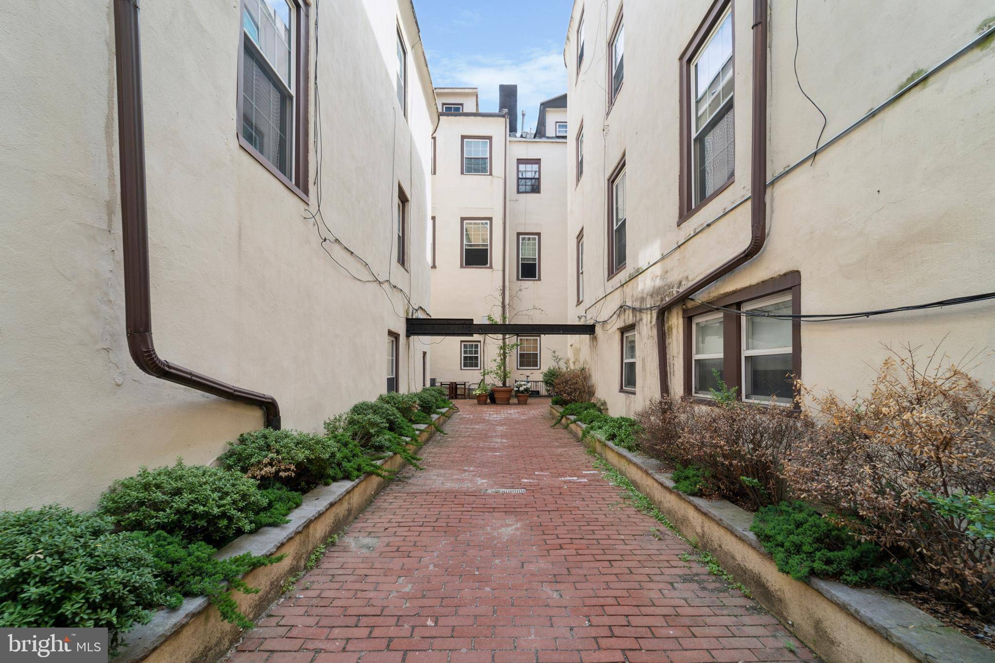 Philadelphia, PA 19107,1029-33 SPRUCE ST #304