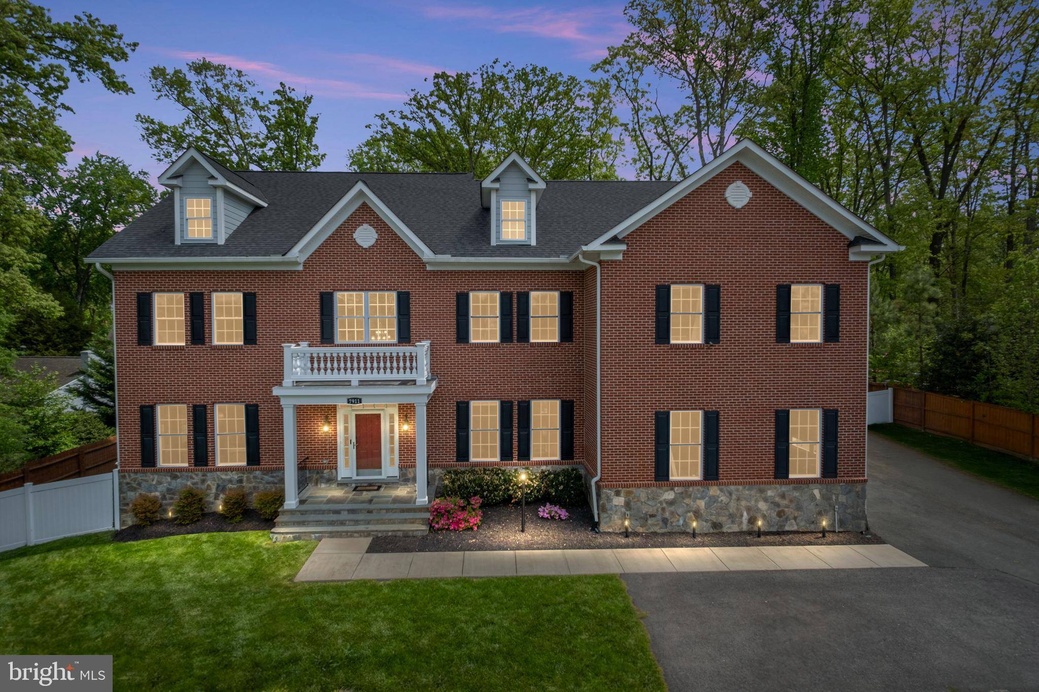 Alexandria, VA 22308,7911 FORT HUNT RD