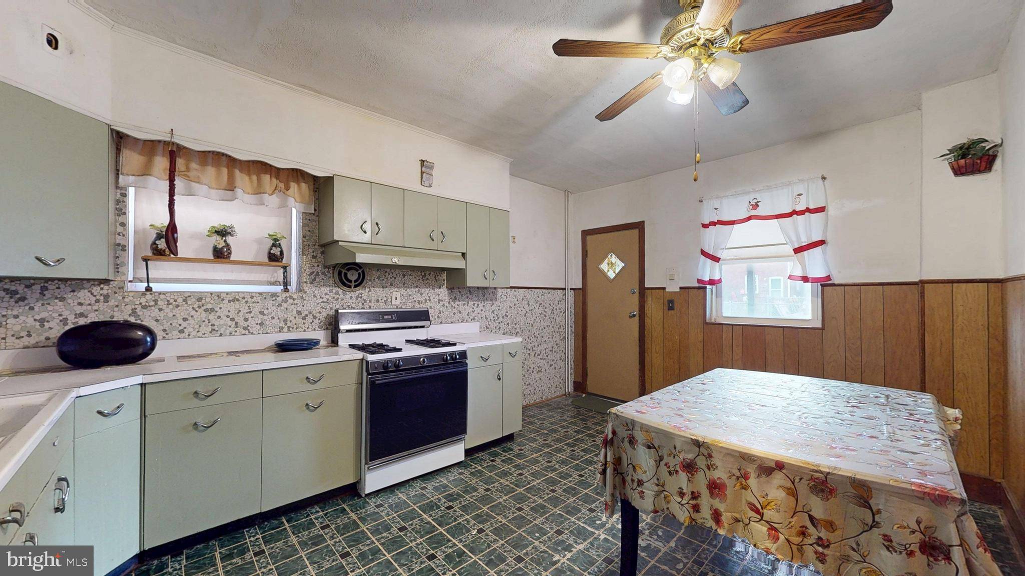 Trenton, NJ 08638,31 W MILLER ST