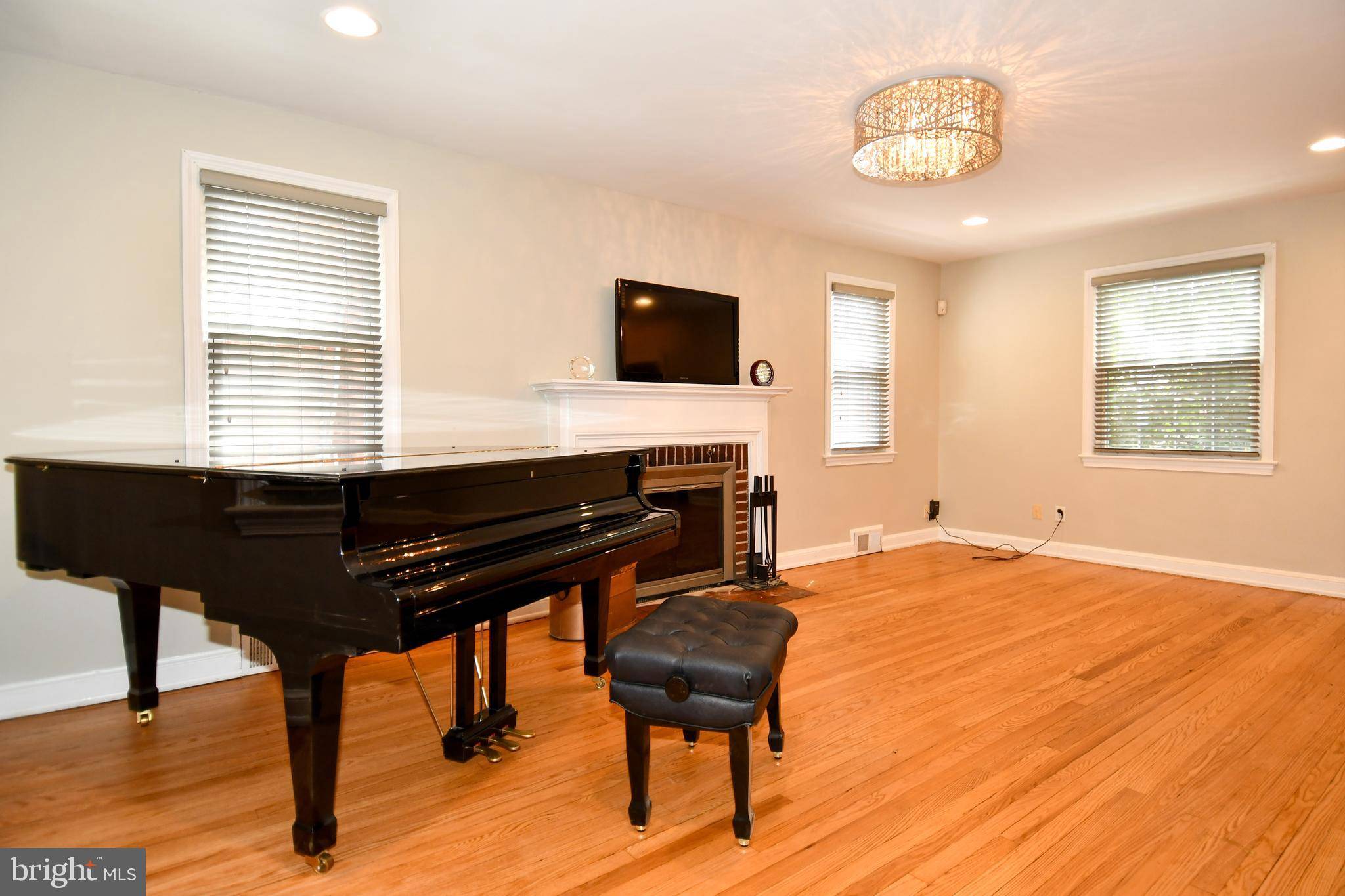Washington, DC 20020,1714 33RD PL SE
