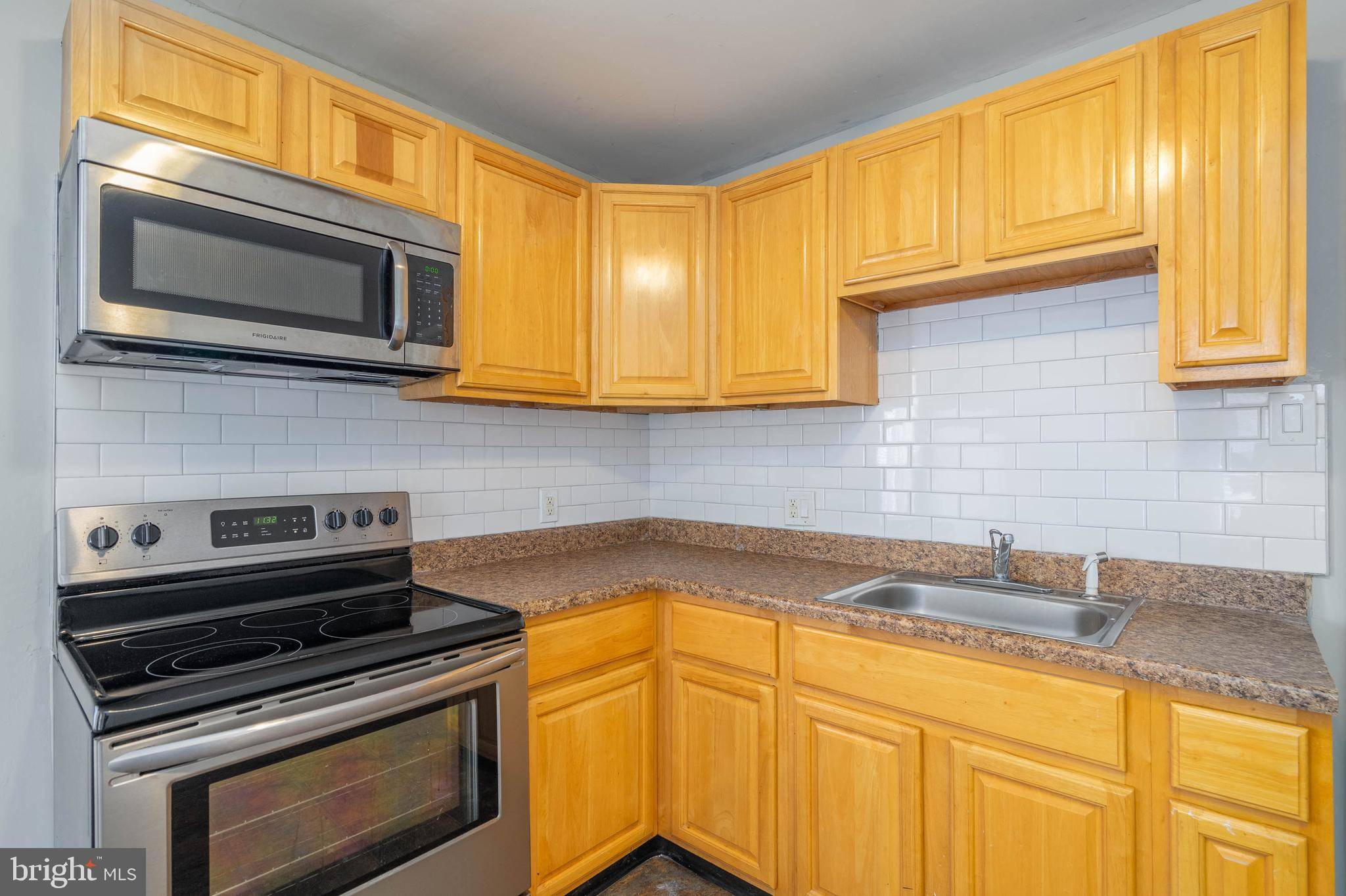 Philadelphia, PA 19130,852 PERKIOMEN ST #2