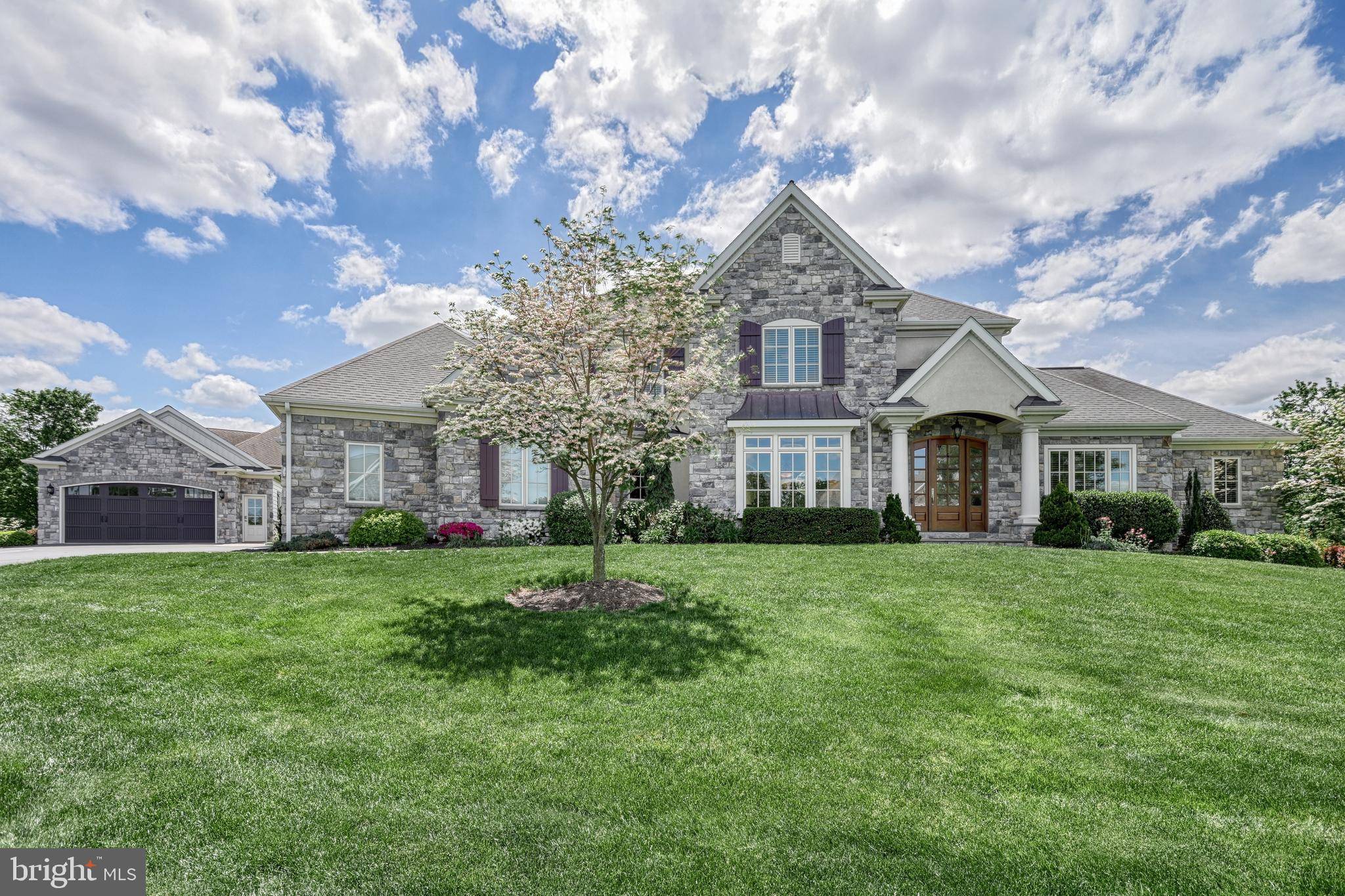 Mechanicsburg, PA 17055,396 LAKE DR