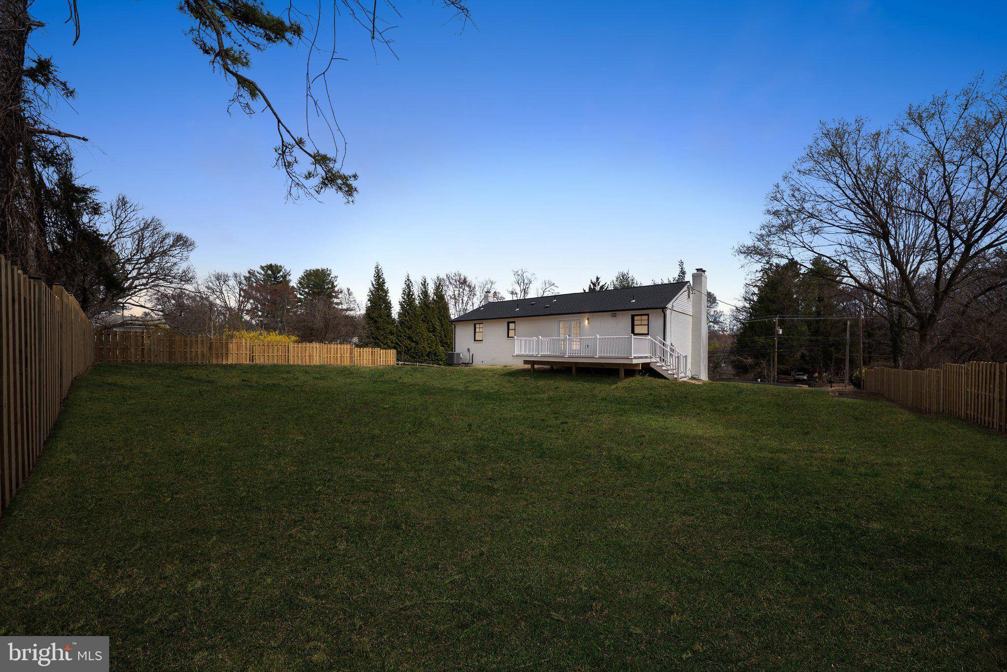 Great Falls, VA 22066,820 WALKER RD