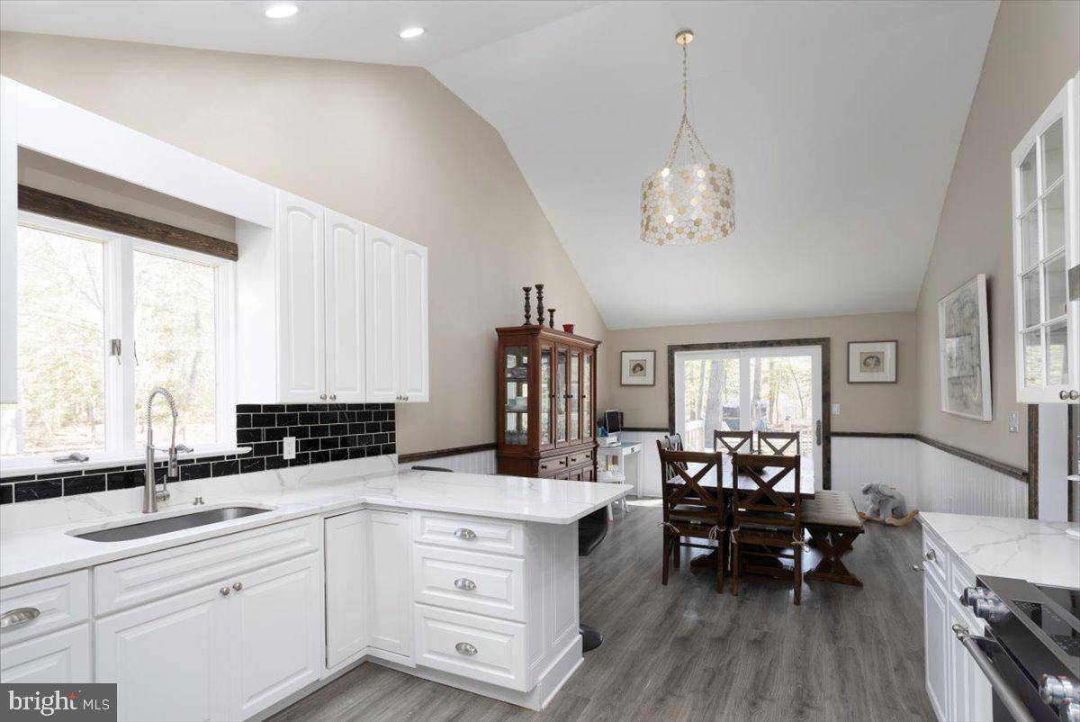 Easton, MD 21601,29285 PIN OAK WAY