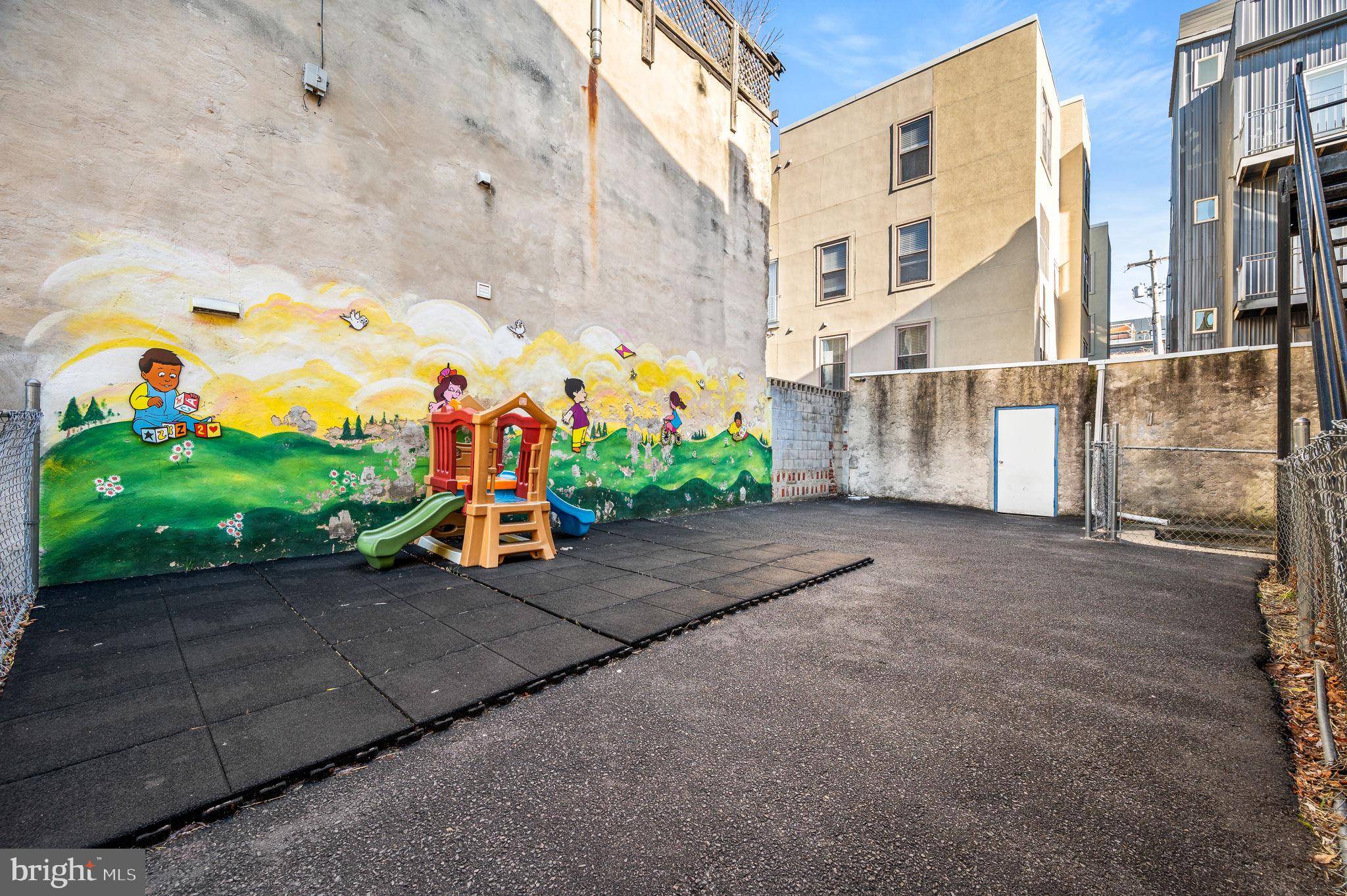 Philadelphia, PA 19123,705 N AMERICAN ST