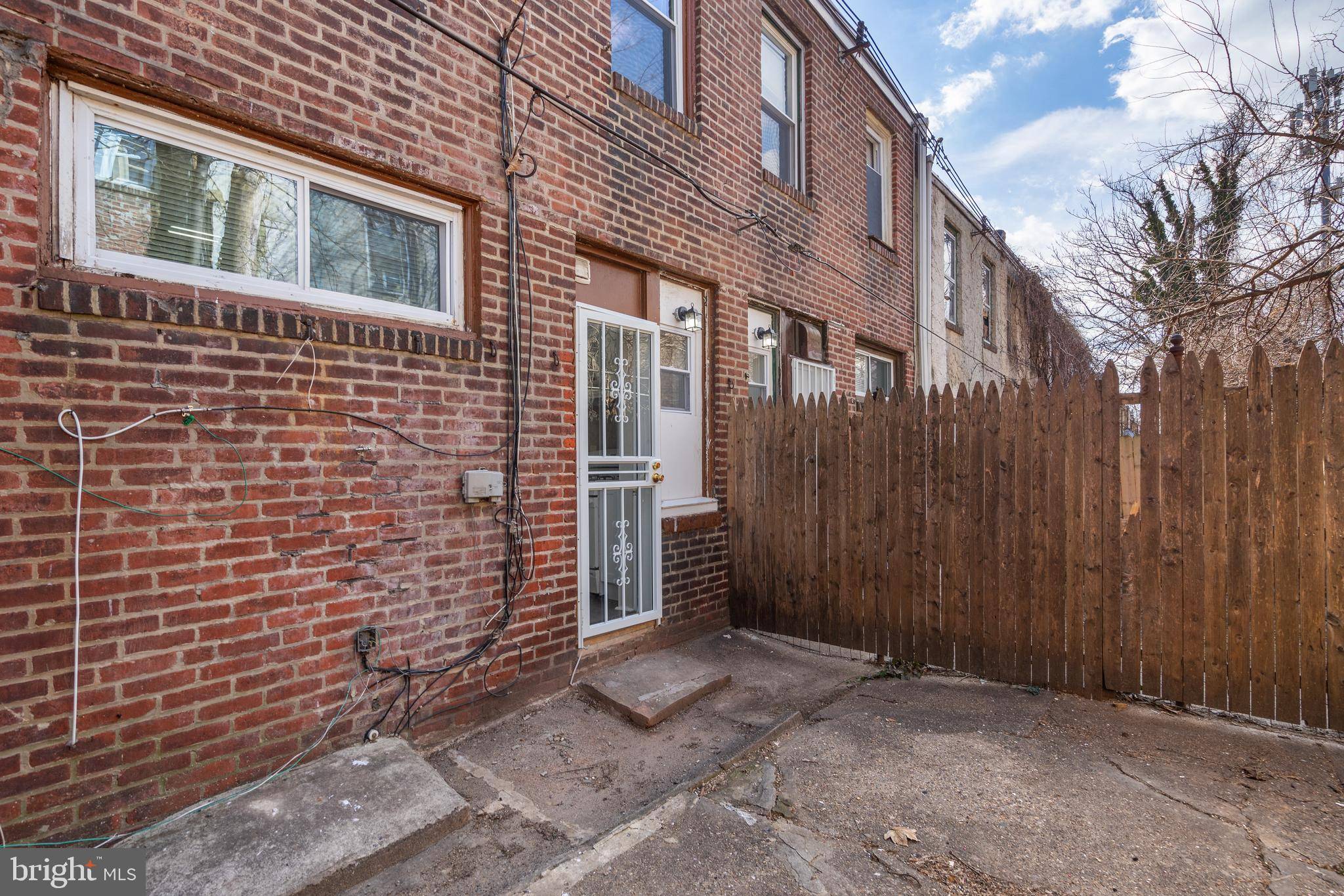 Philadelphia, PA 19144,527 E ASHMEAD ST