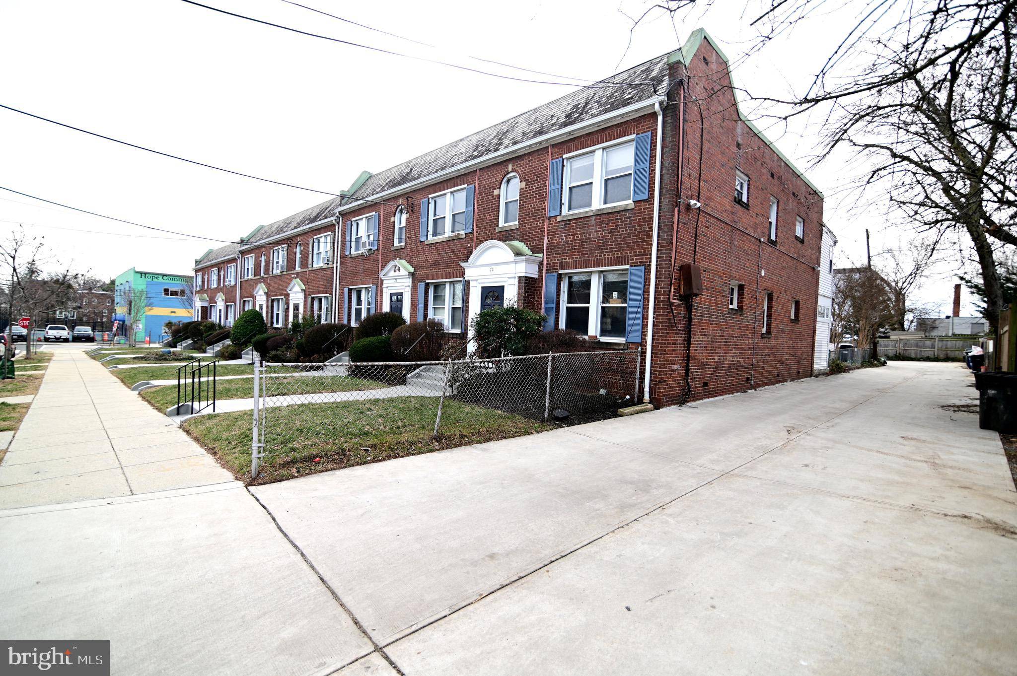 Washington, DC 20017,713 HAMLIN ST NE #1