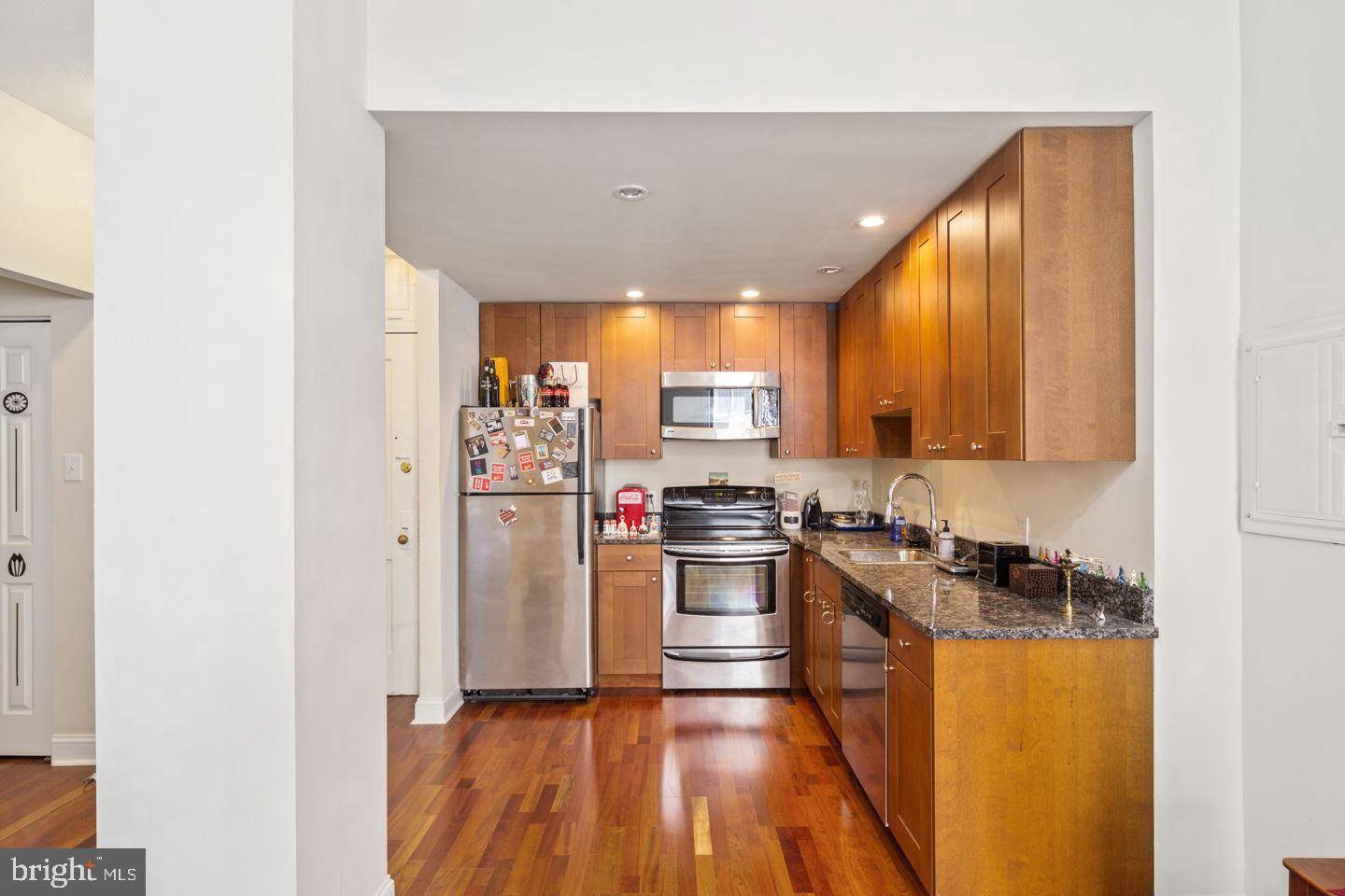 Philadelphia, PA 19107,1324 LOCUST ST #914-915