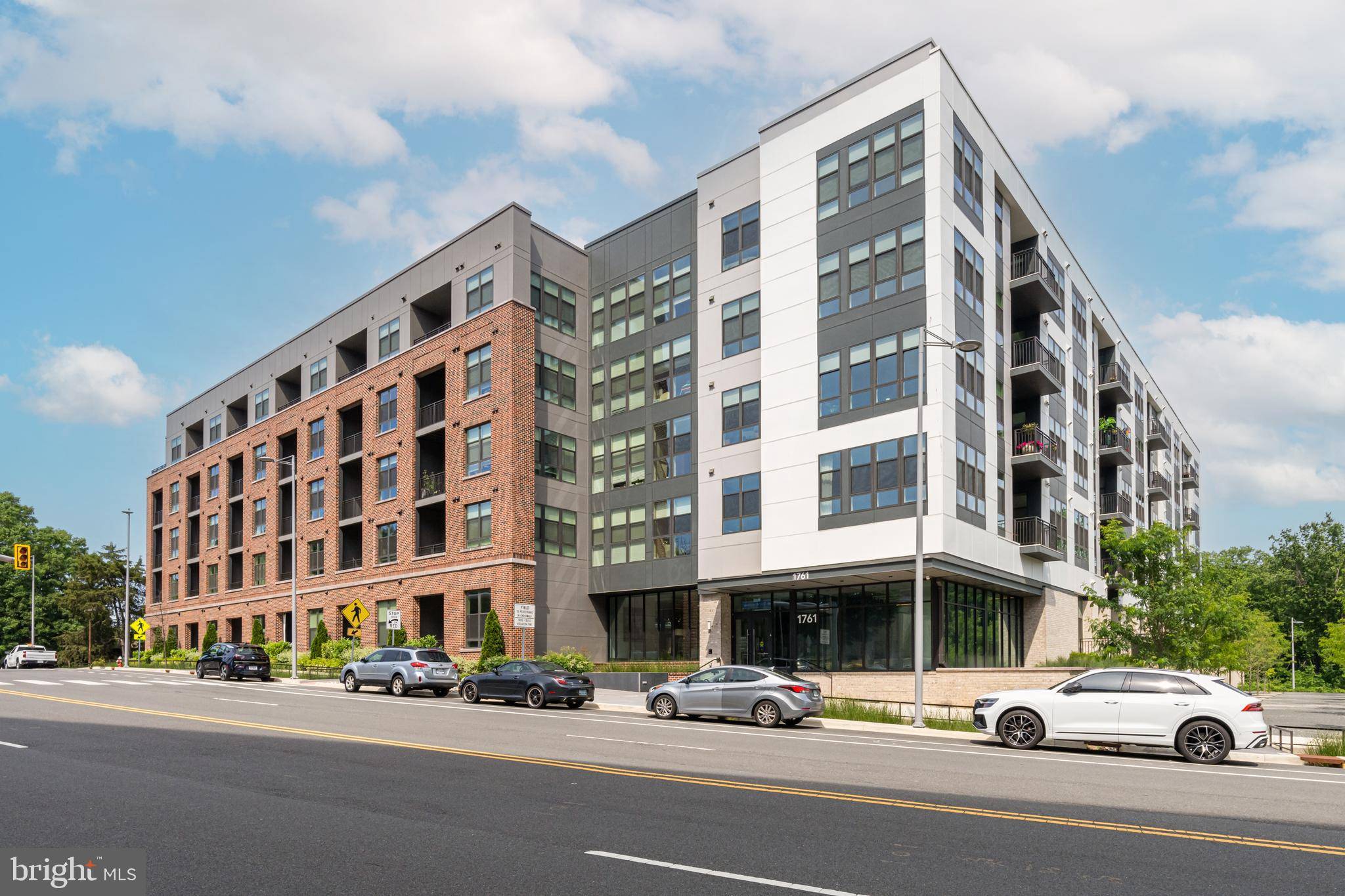 Mclean, VA 22102,1761 OLD MEADOW RD #102