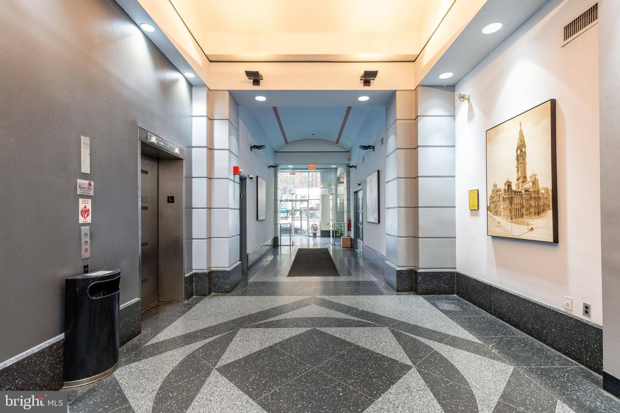 Philadelphia, PA 19107,1027-31 ARCH ST #404